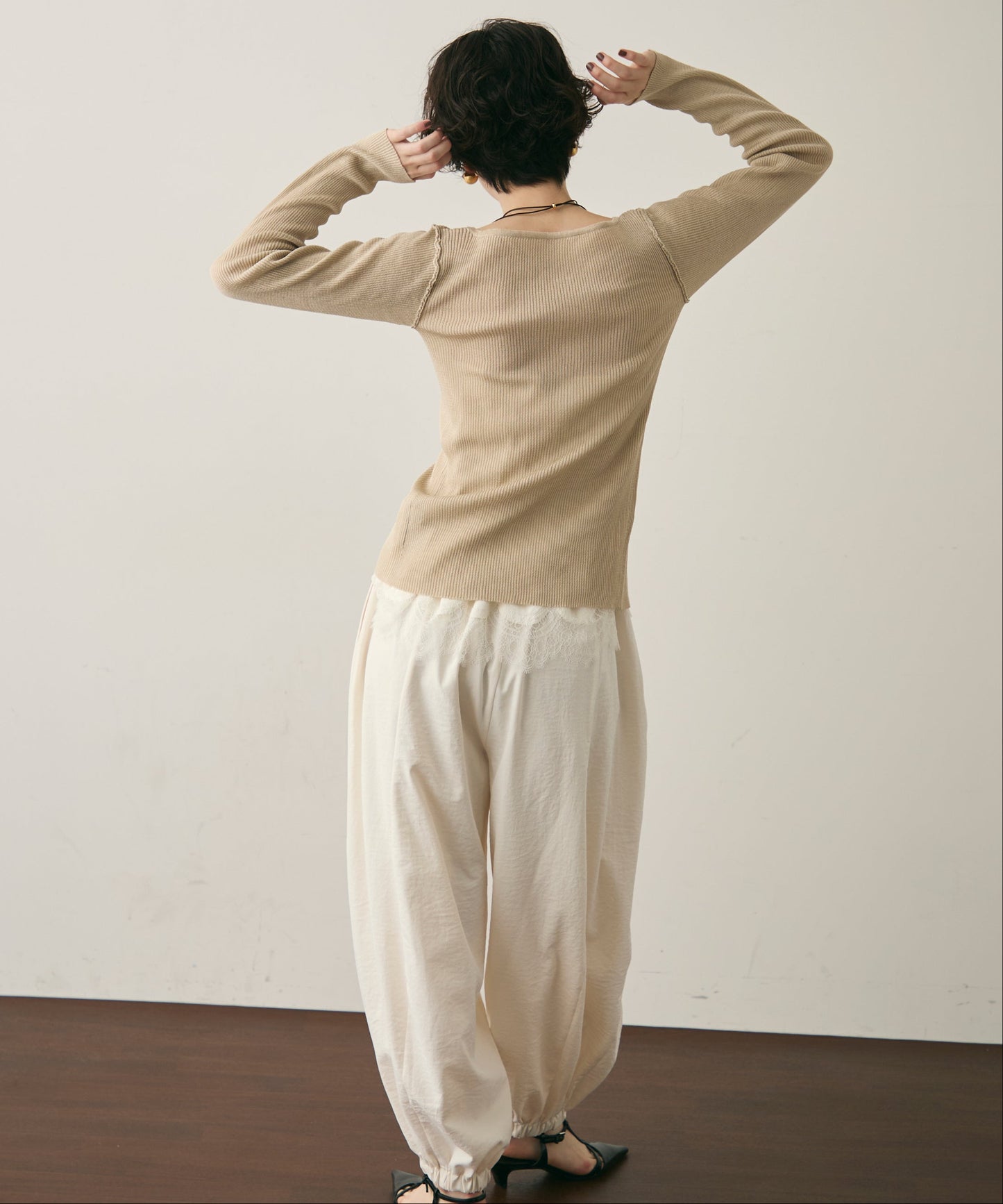 メタリックラウンドネックリブカーディガン