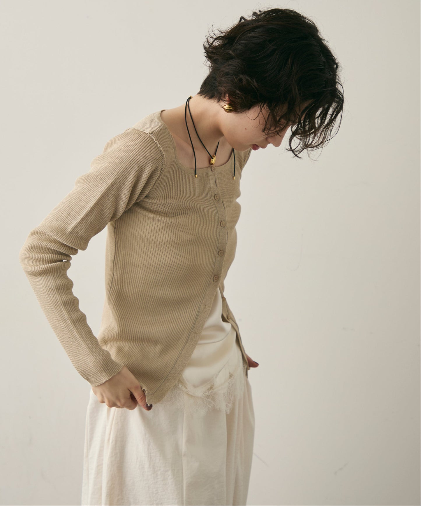 メタリックラウンドネックリブカーディガン