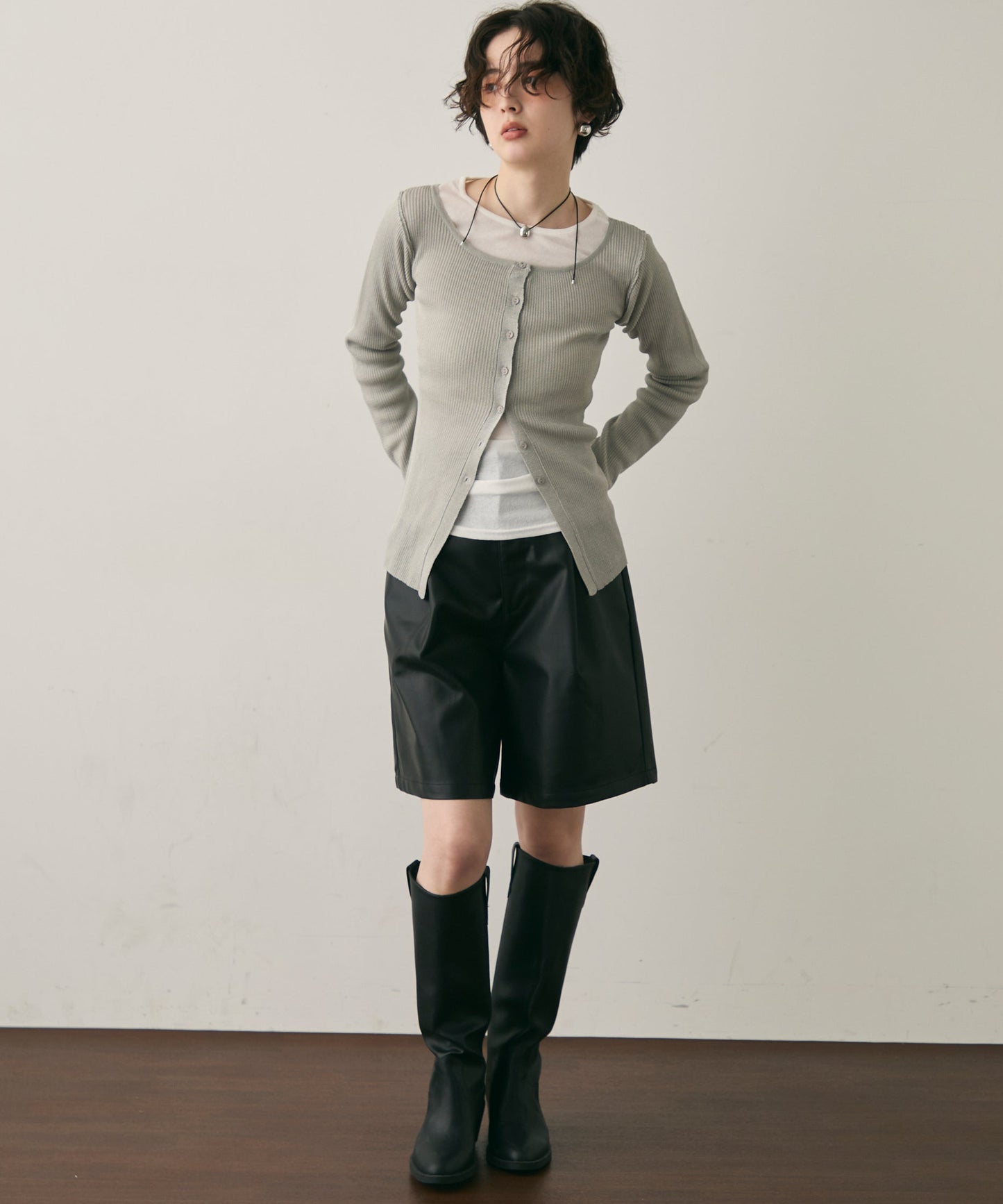 メタリックラウンドネックリブカーディガン