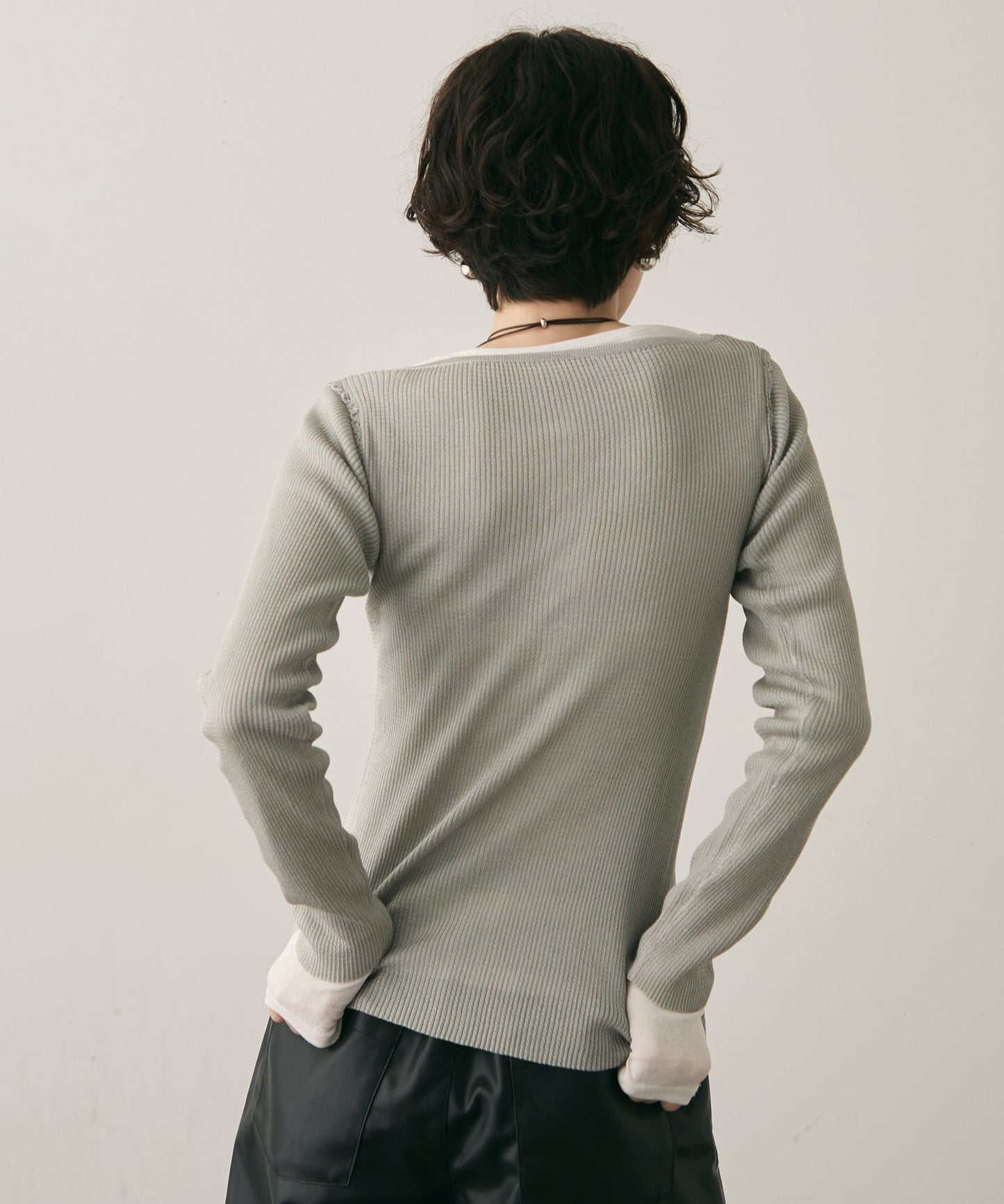 メタリックラウンドネックリブカーディガン