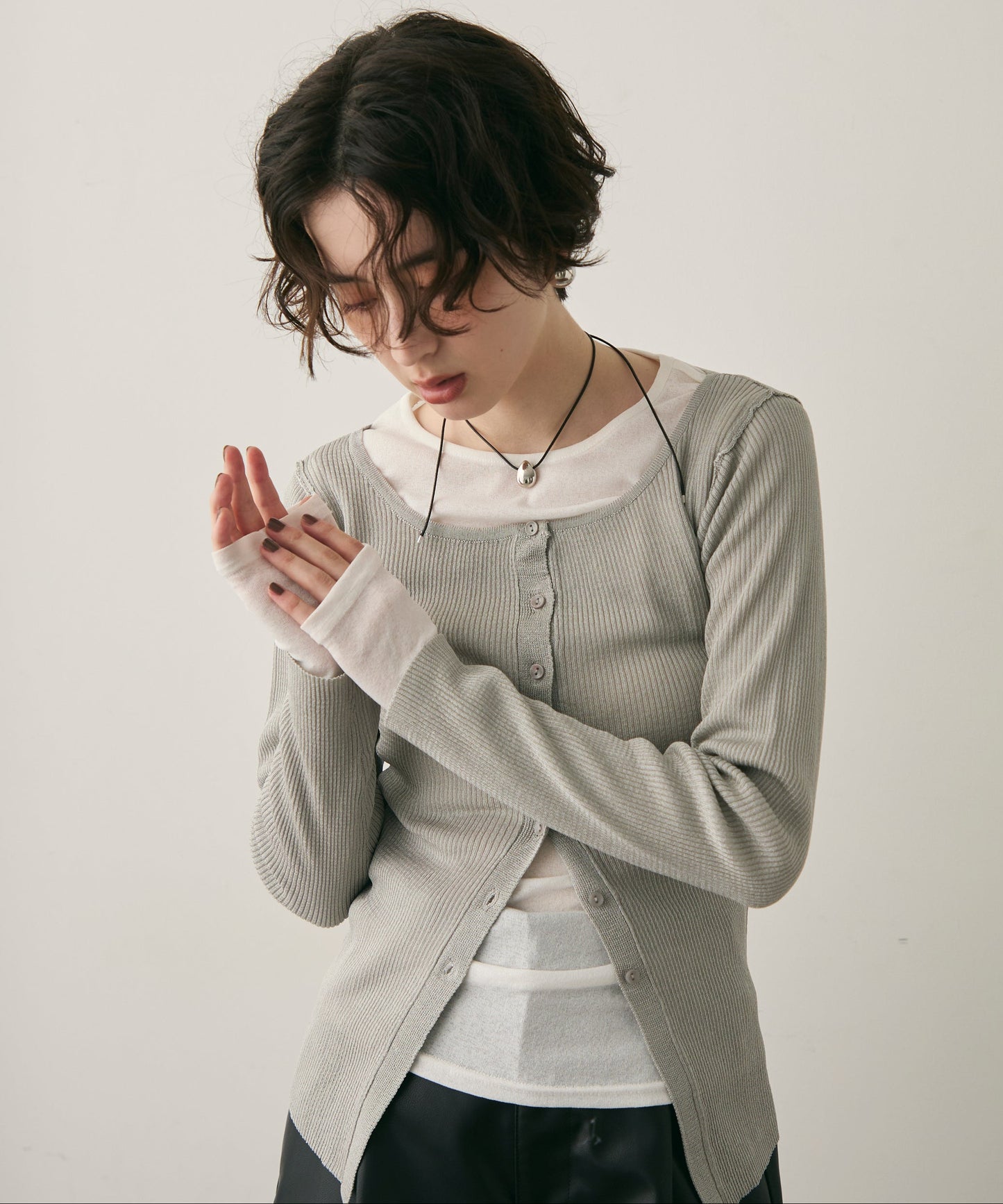メタリックラウンドネックリブカーディガン