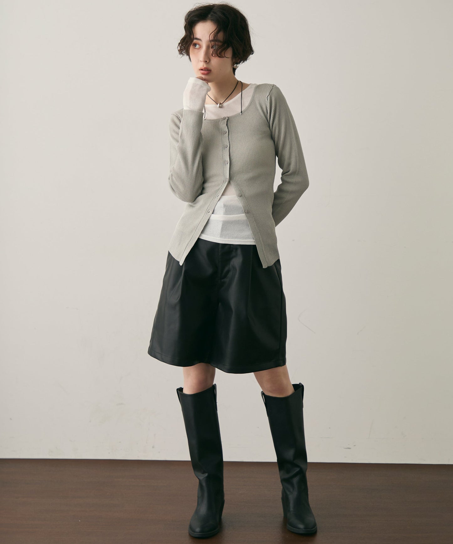 メタリックラウンドネックリブカーディガン