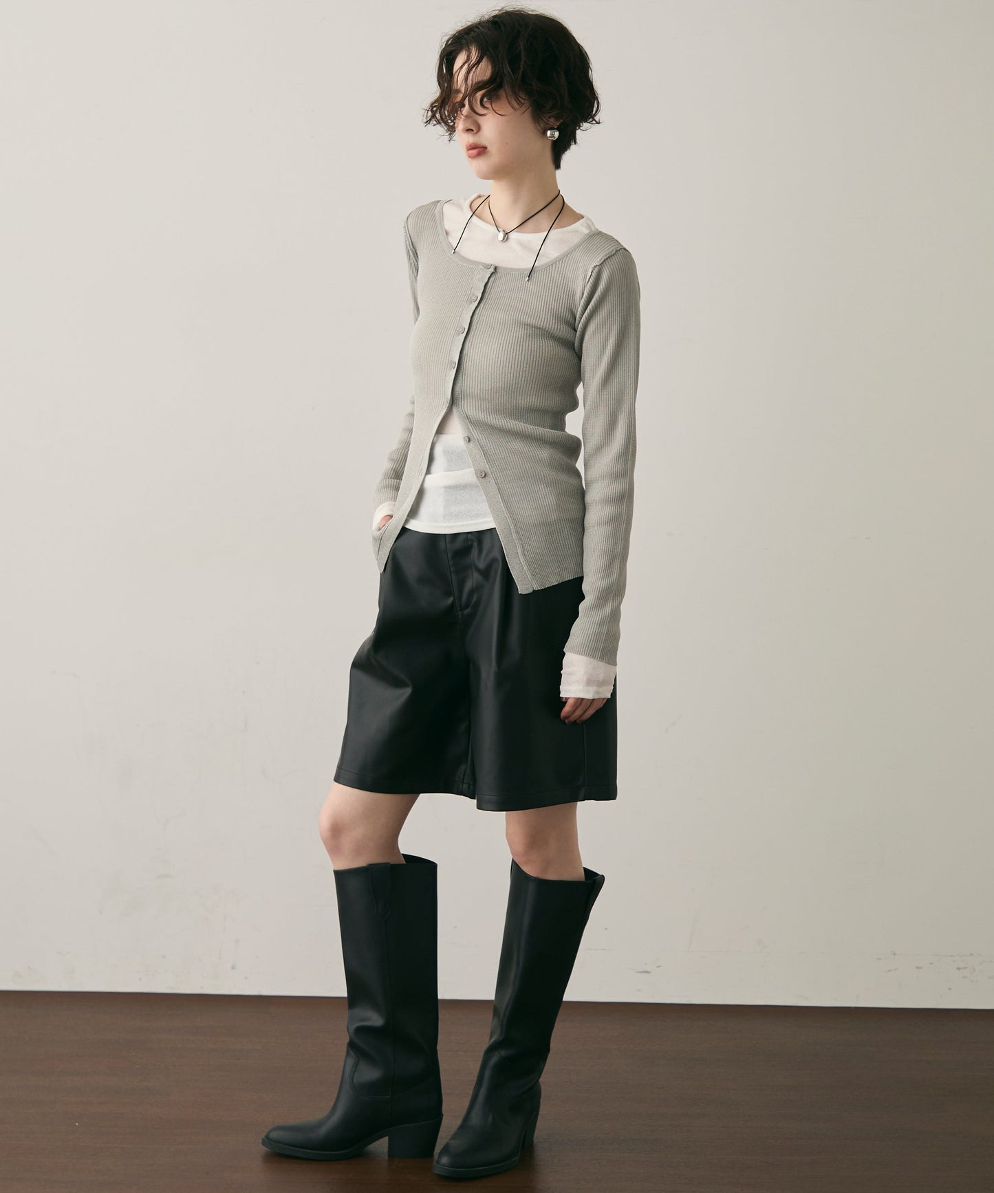 メタリックラウンドネックリブカーディガン