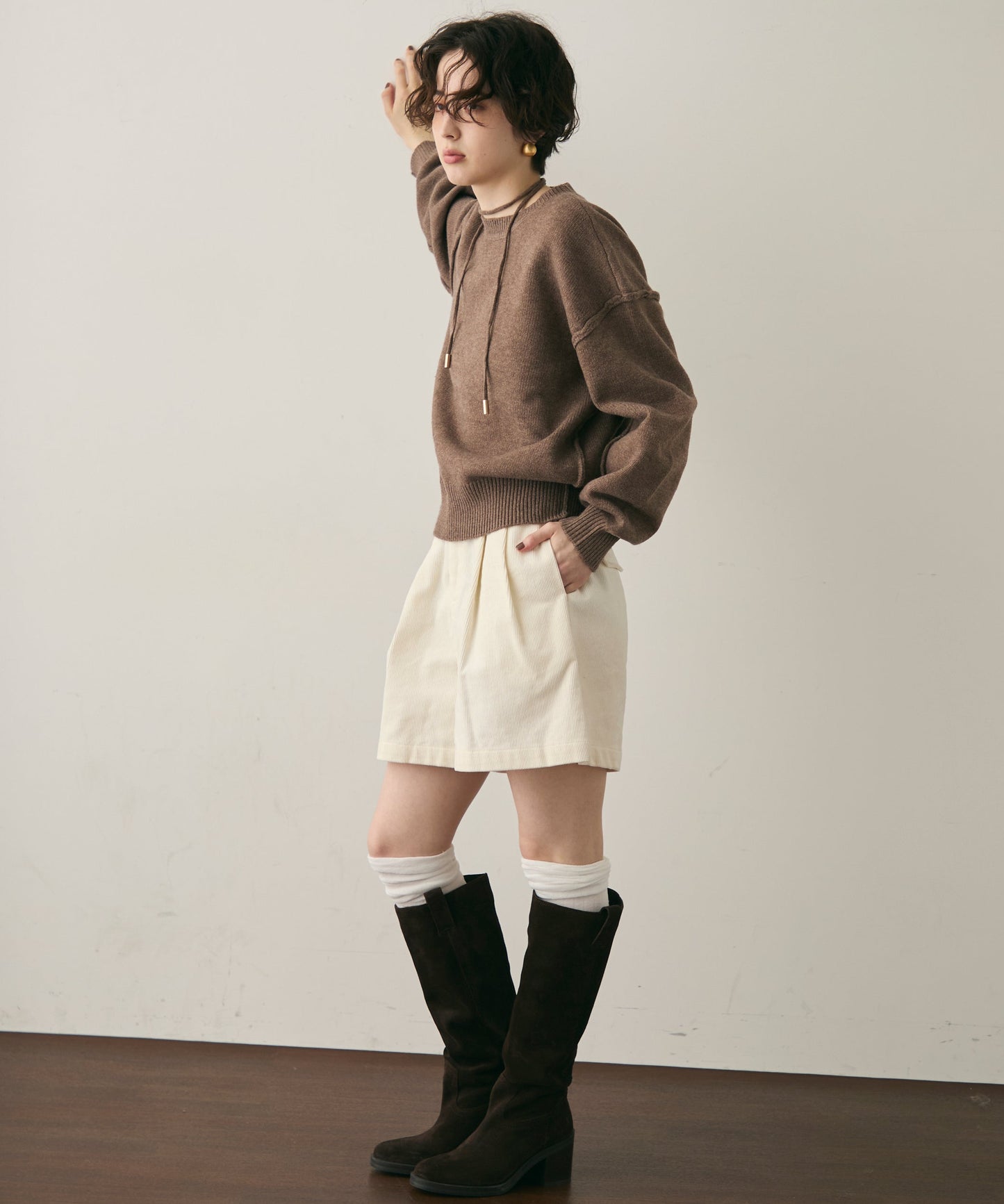 チョーカー付きニットプルオーバー