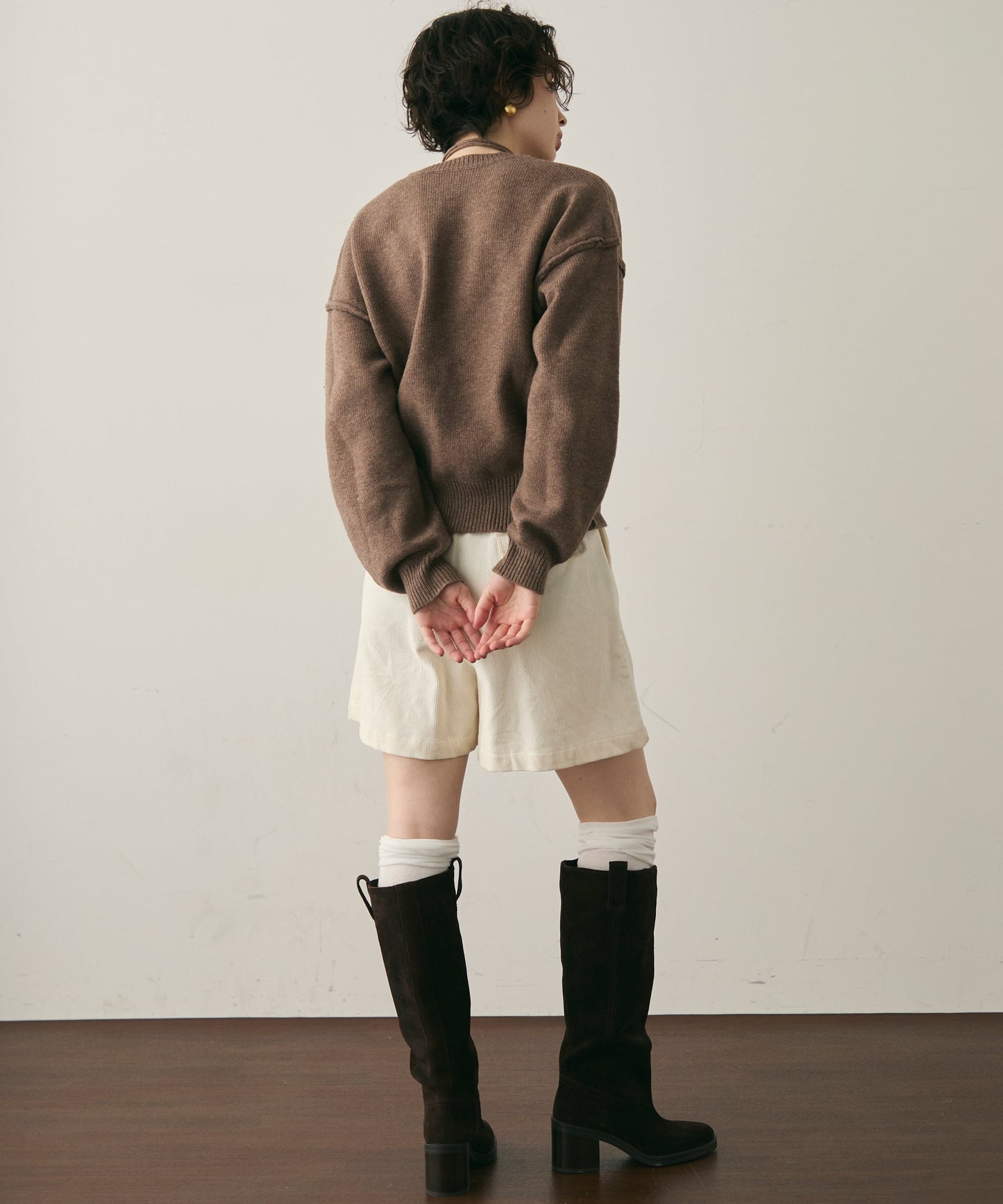 チョーカー付きニットプルオーバー