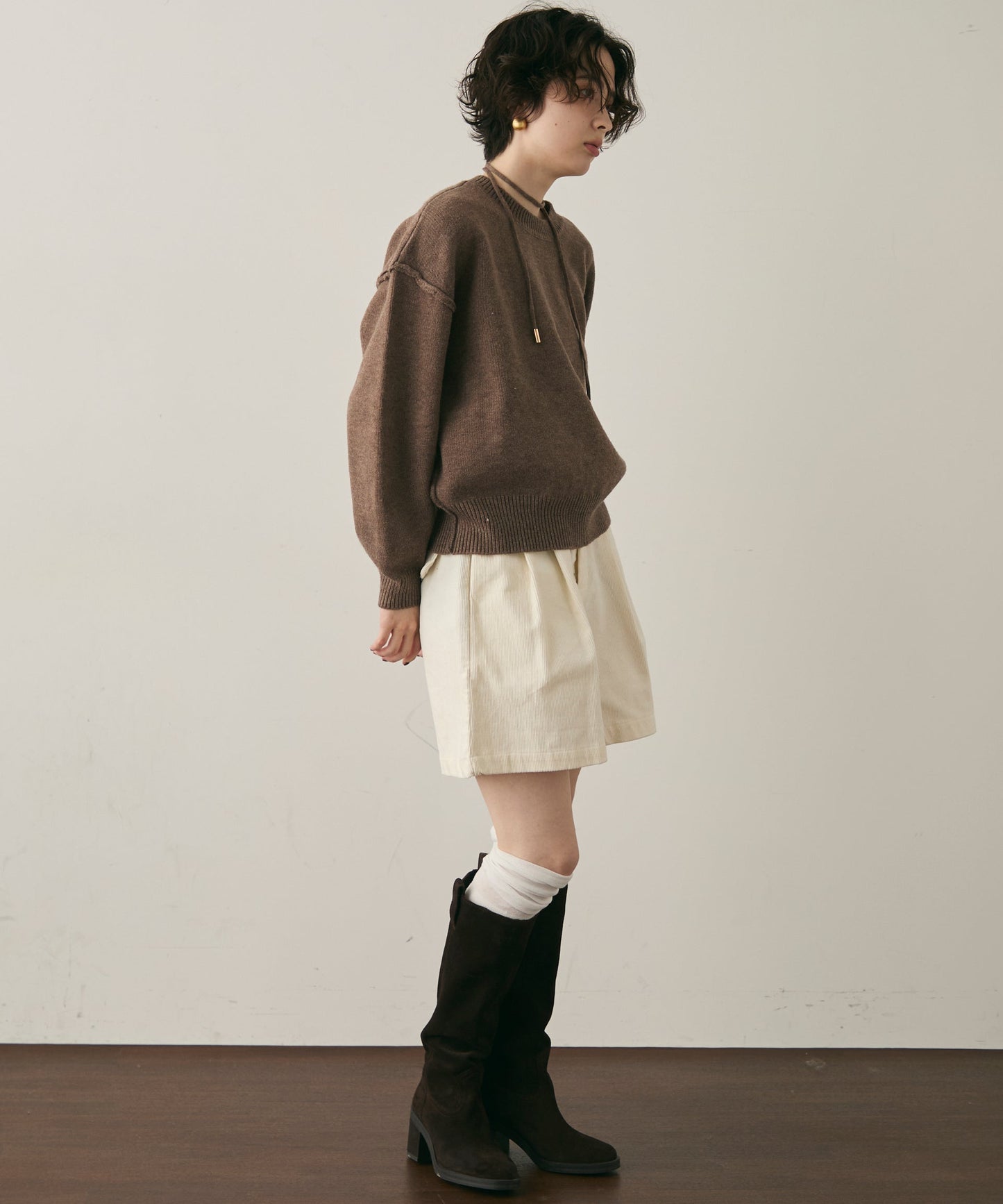 チョーカー付きニットプルオーバー