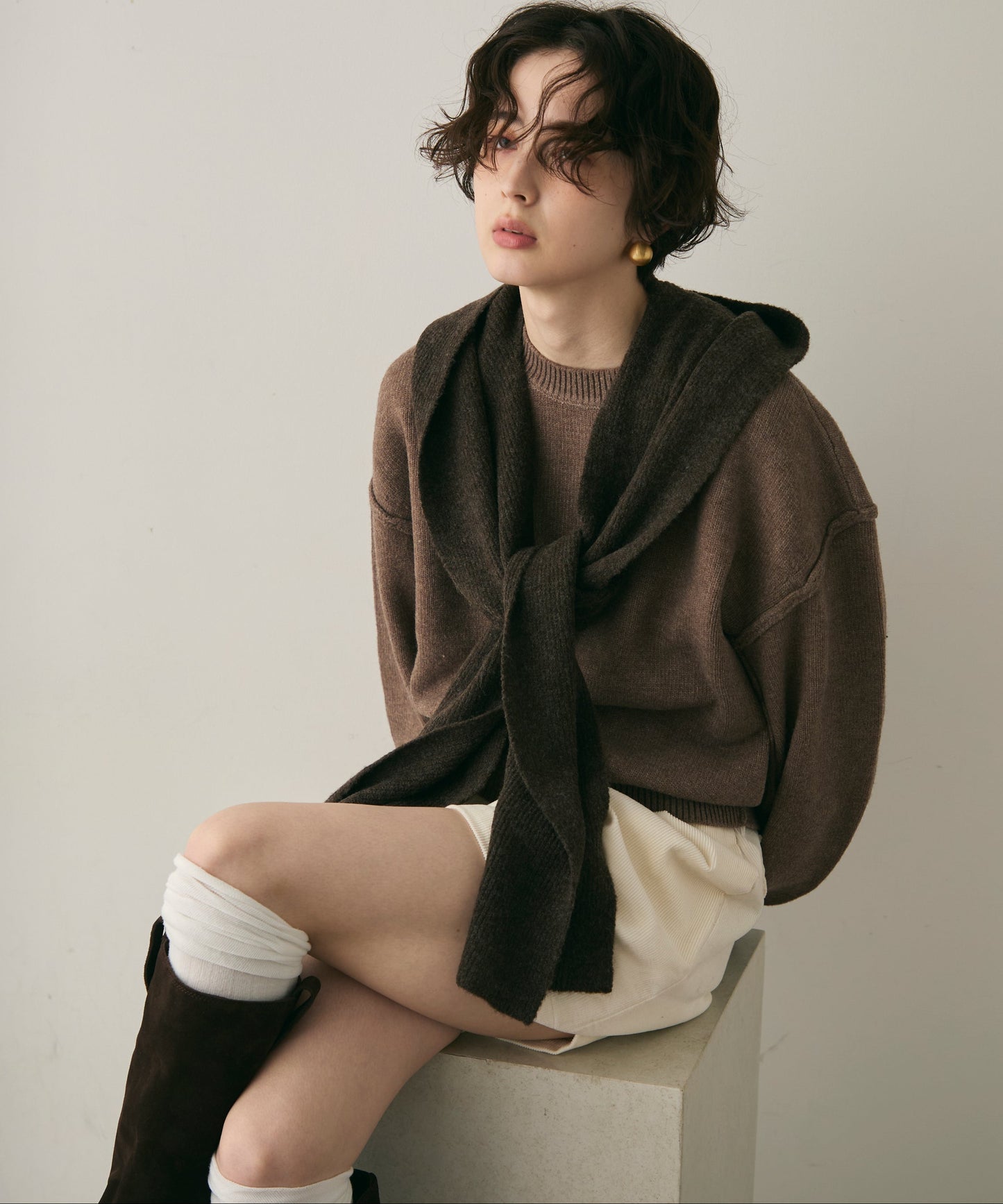 チョーカー付きニットプルオーバー