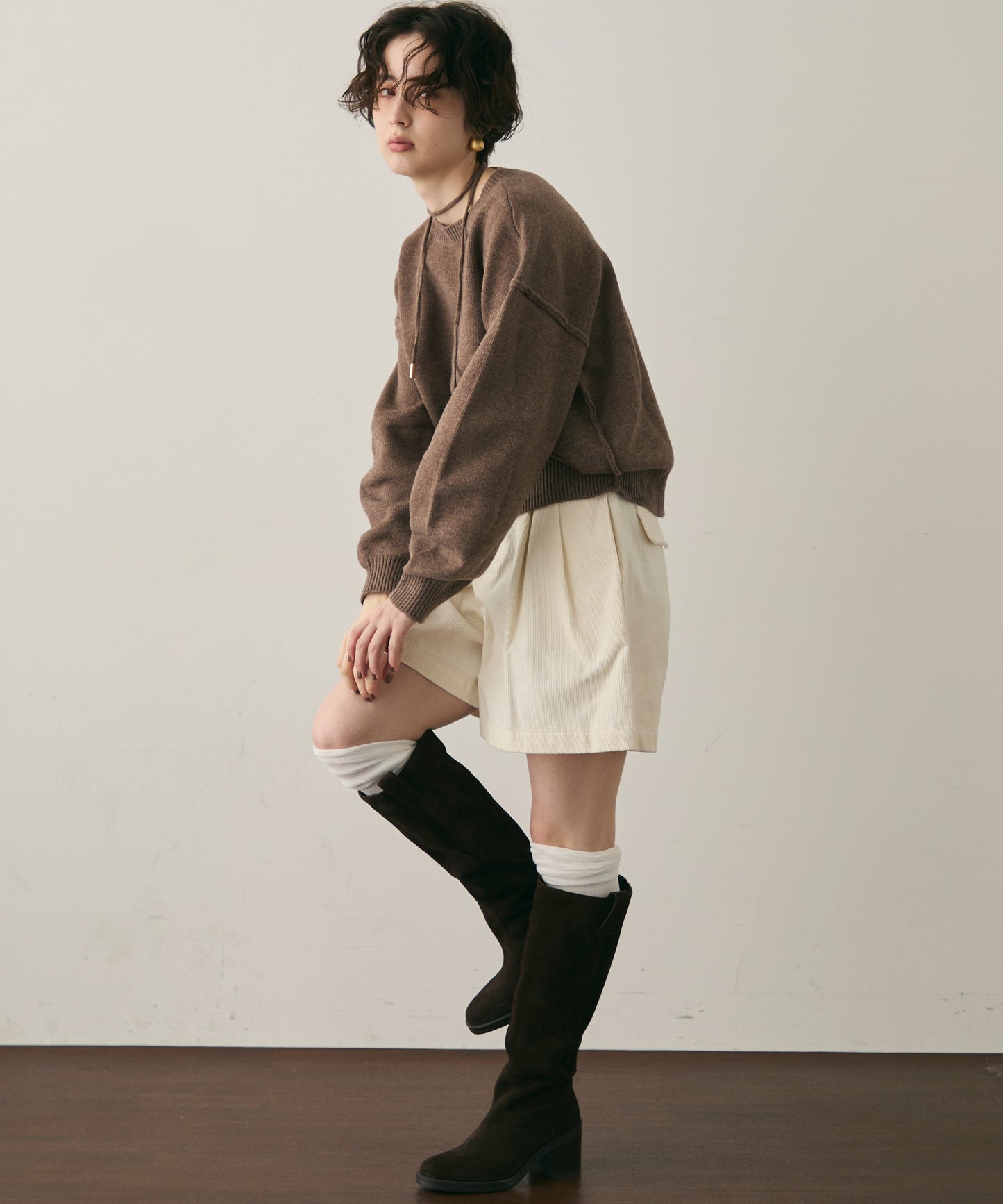 チョーカー付きニットプルオーバー