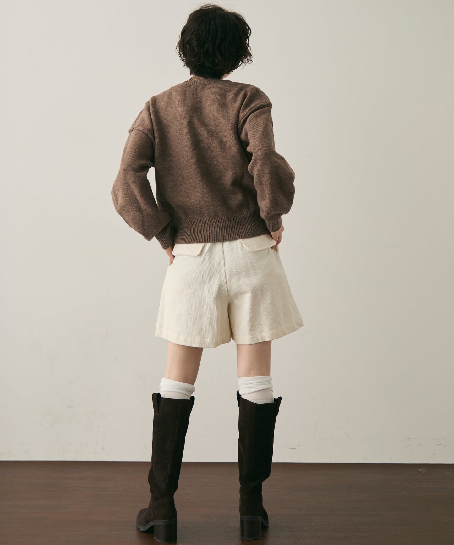 チョーカー付きニットプルオーバー