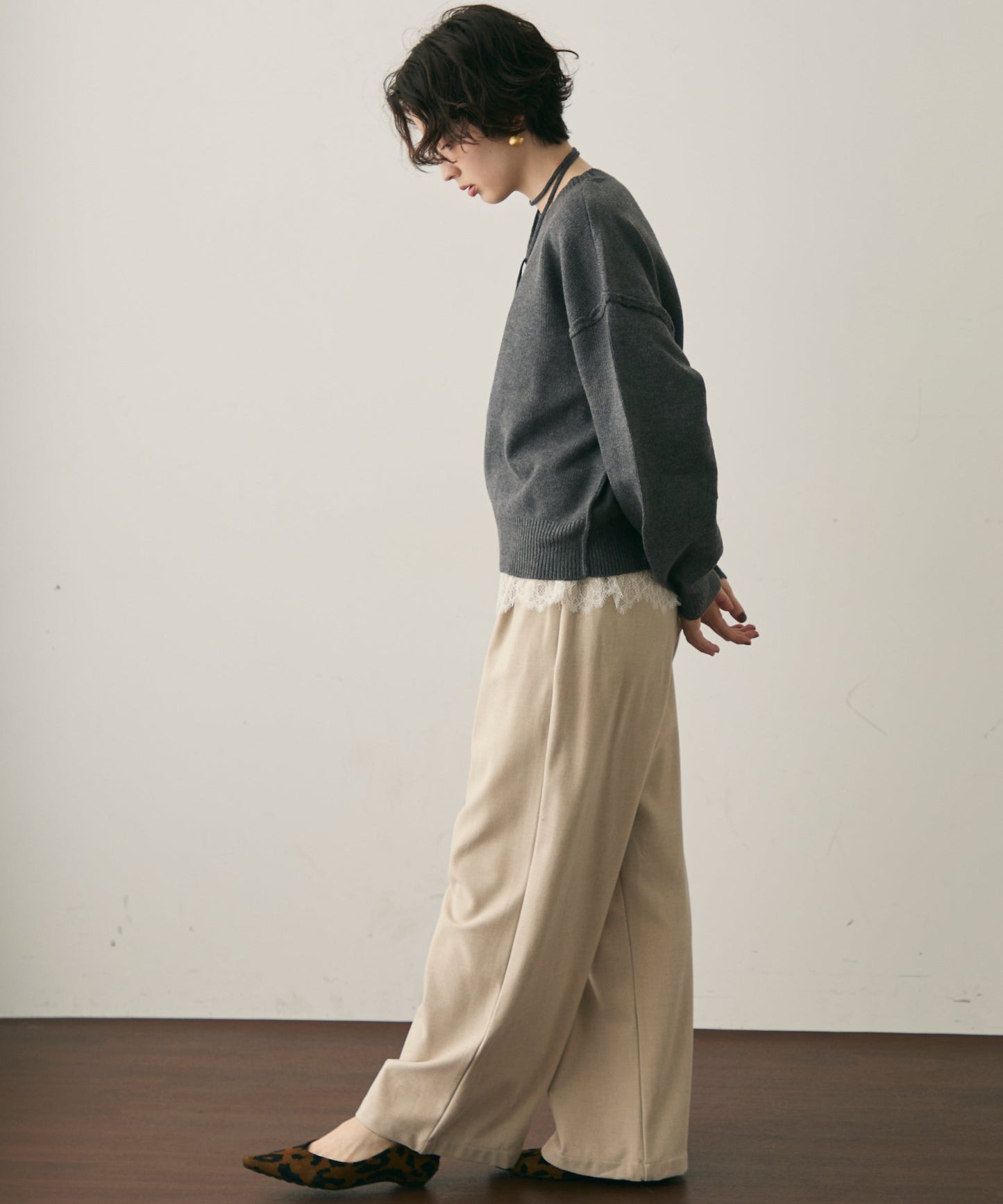 チョーカー付きニットプルオーバー