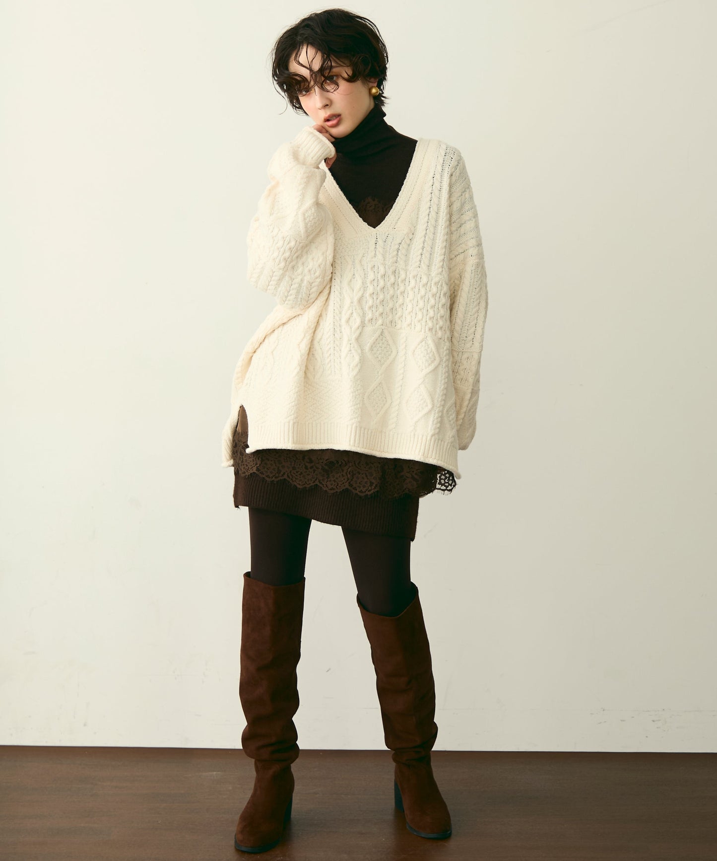 バルキーケーブル編みニットプルオーバー