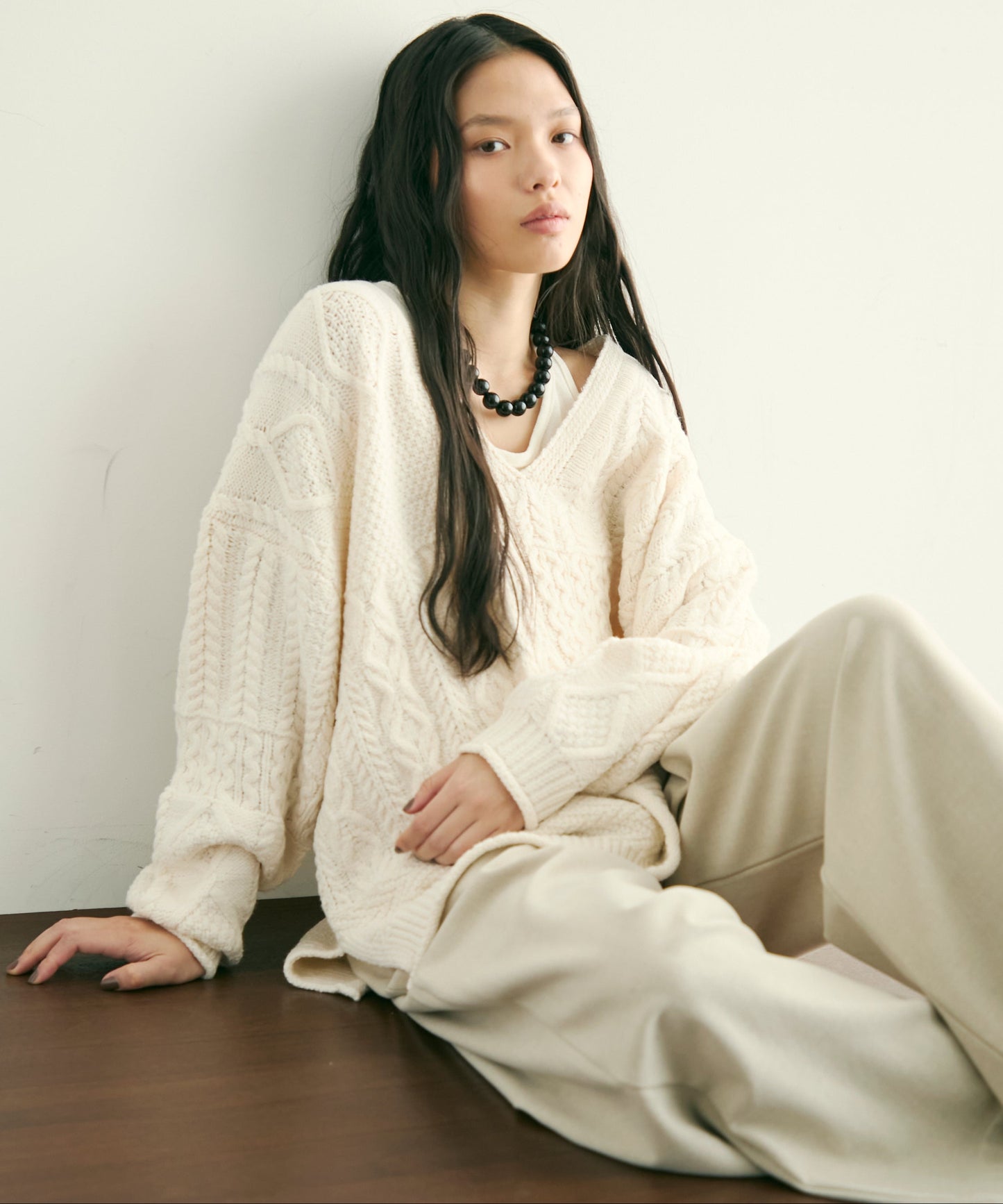 バルキーケーブル編みニットプルオーバー