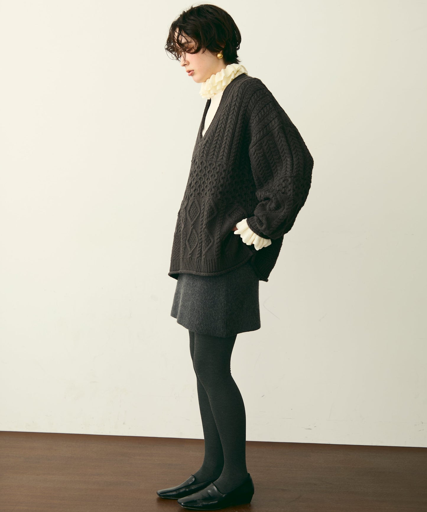 バルキーケーブル編みニットプルオーバー