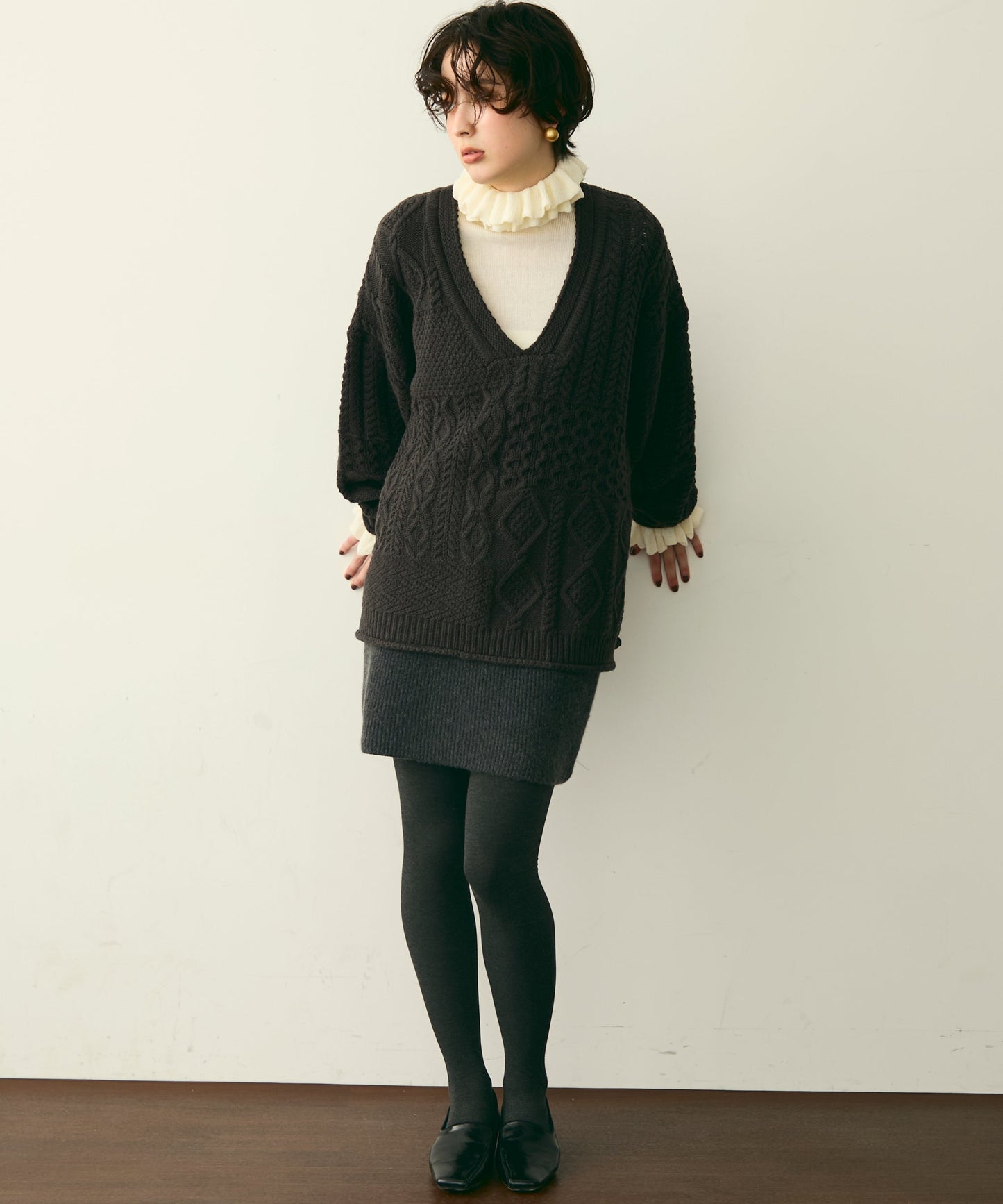 バルキーケーブル編みニットプルオーバー