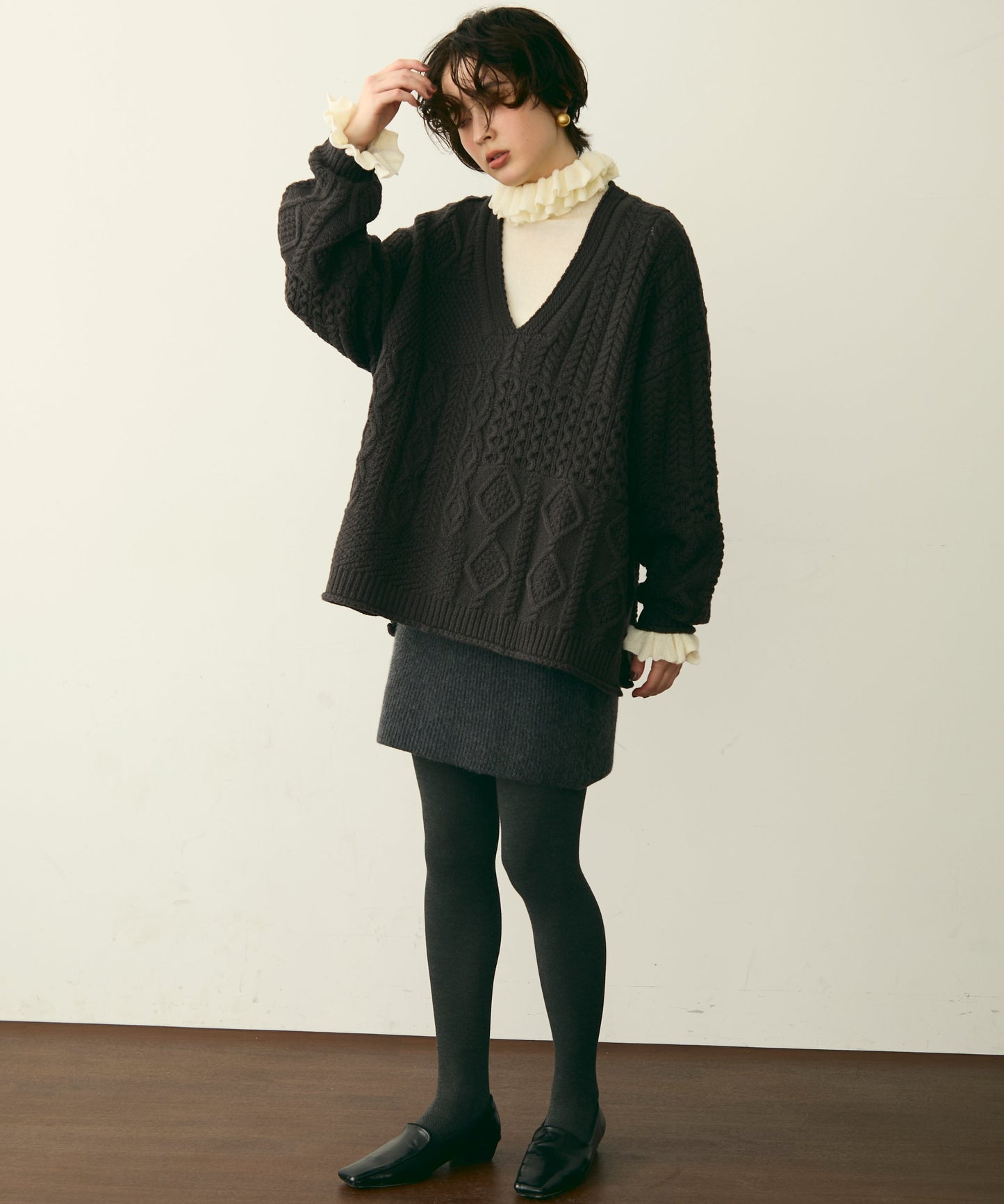 バルキーケーブル編みニットプルオーバー