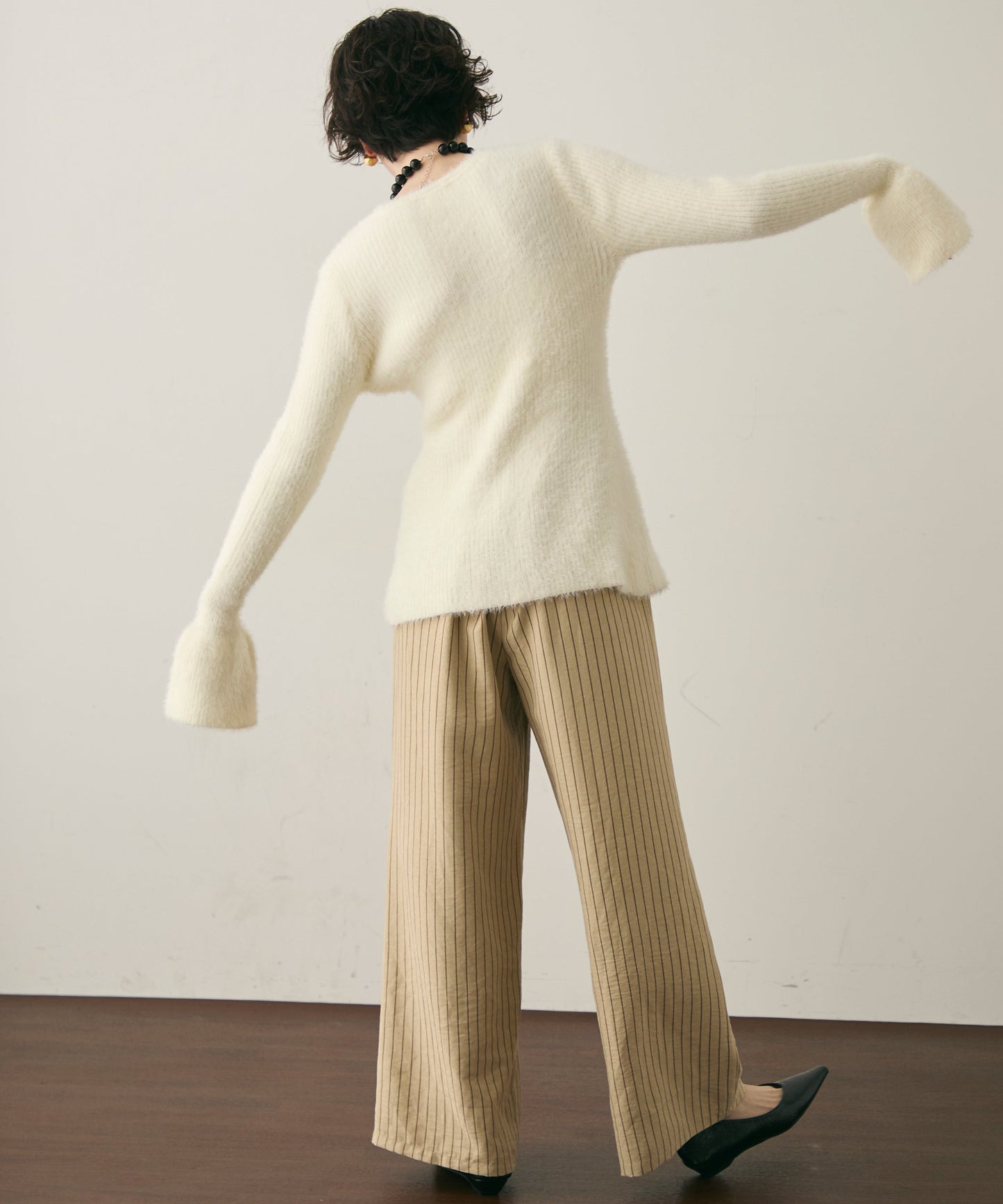 シャギーベルスリーブスリットプルオーバー