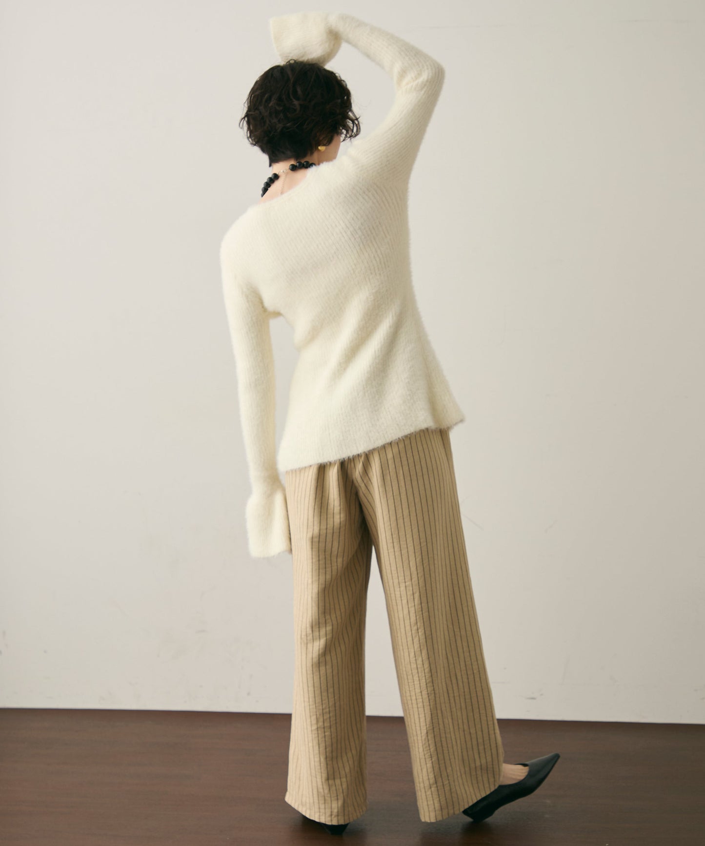 シャギーベルスリーブスリットプルオーバー