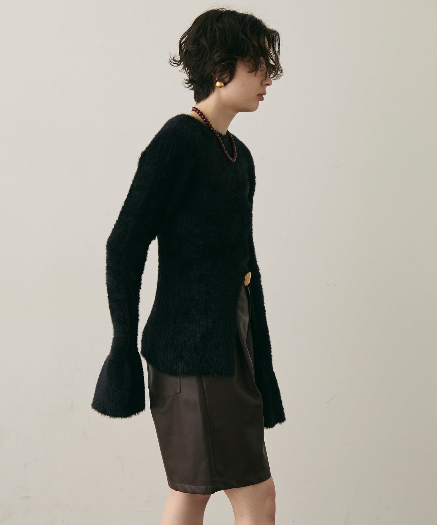 シャギーベルスリーブスリットプルオーバー