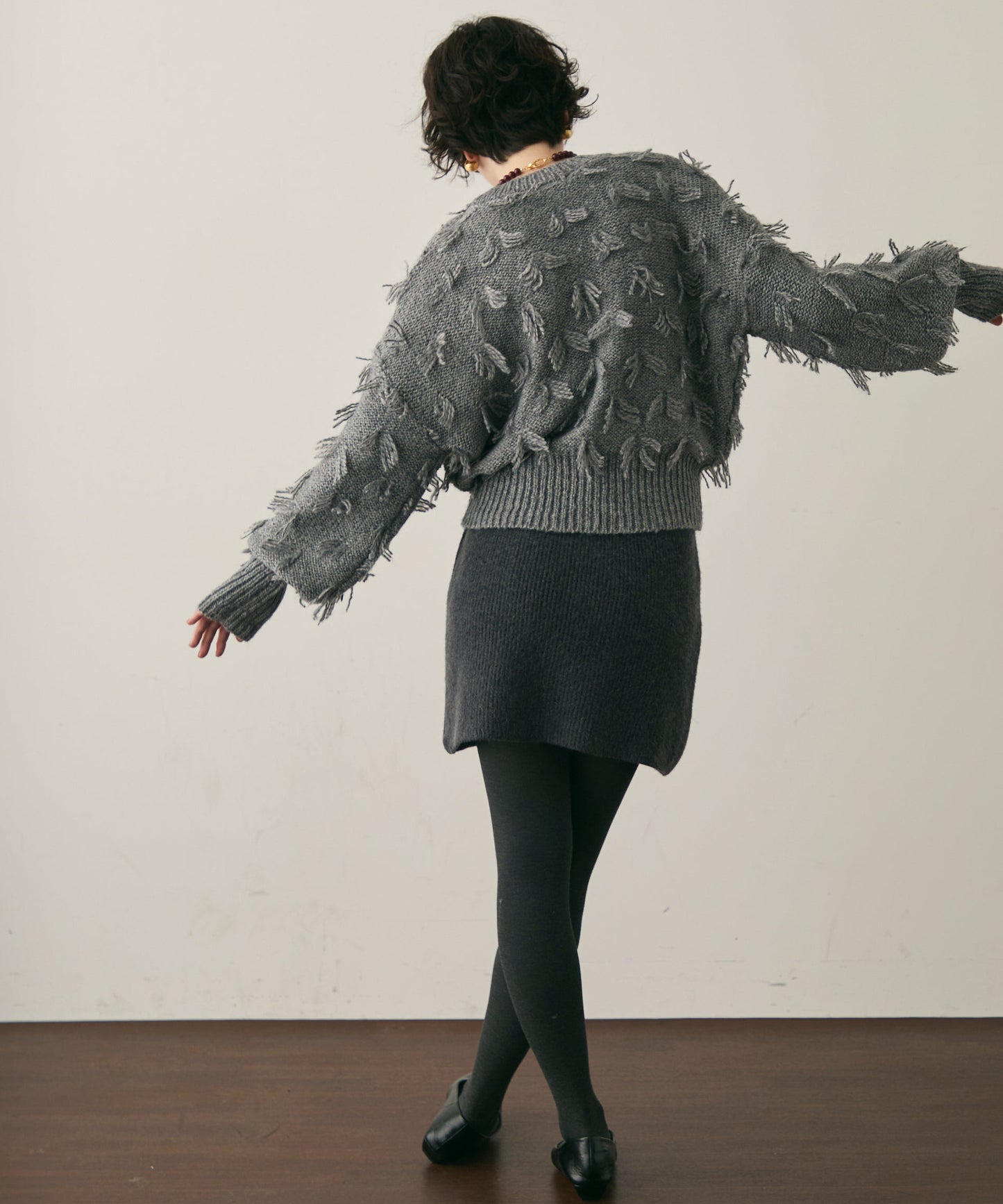 ランダムフリンジパフスリーブプルオーバー