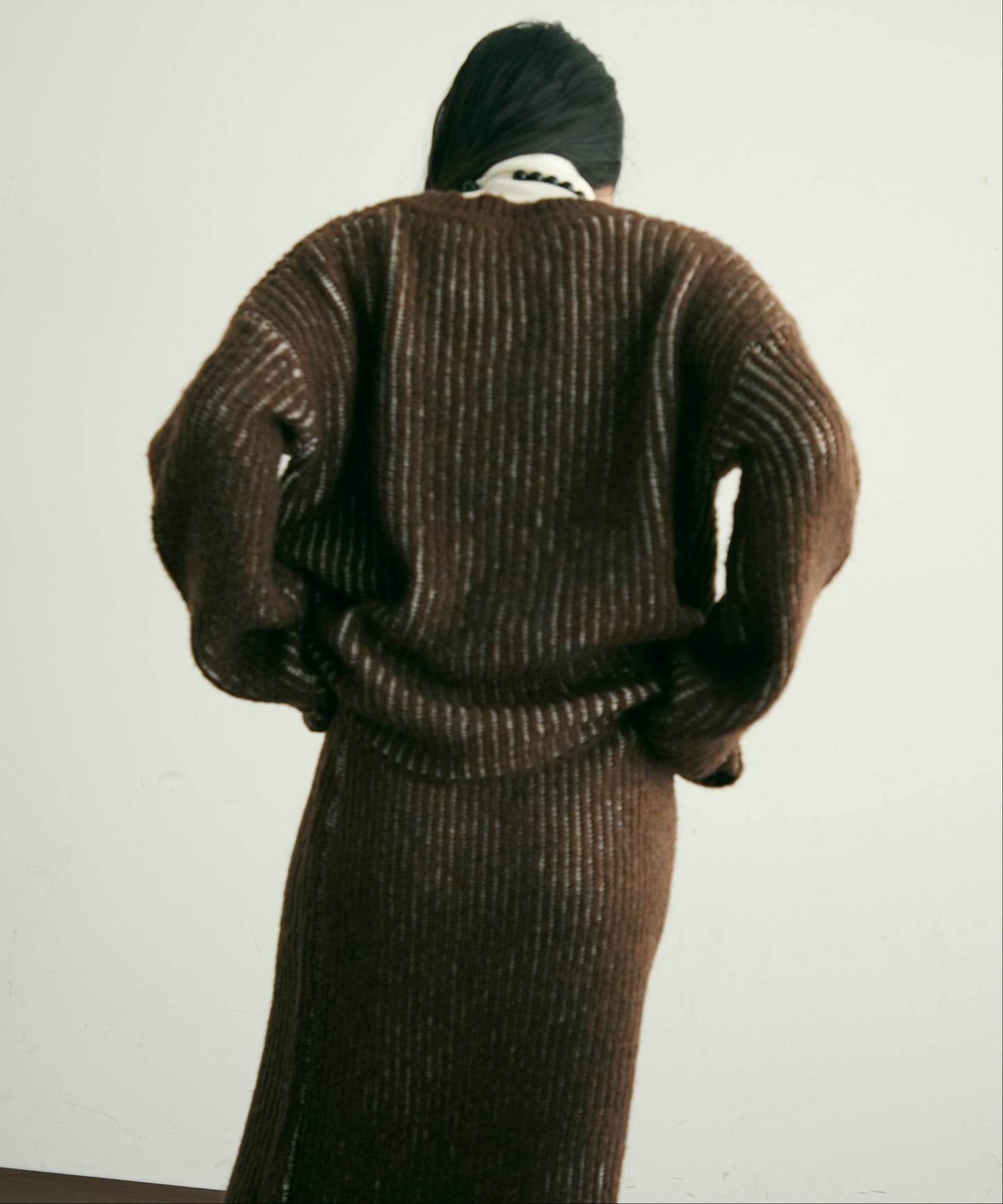 両畦ストライプアルパカタッチ深Vニット