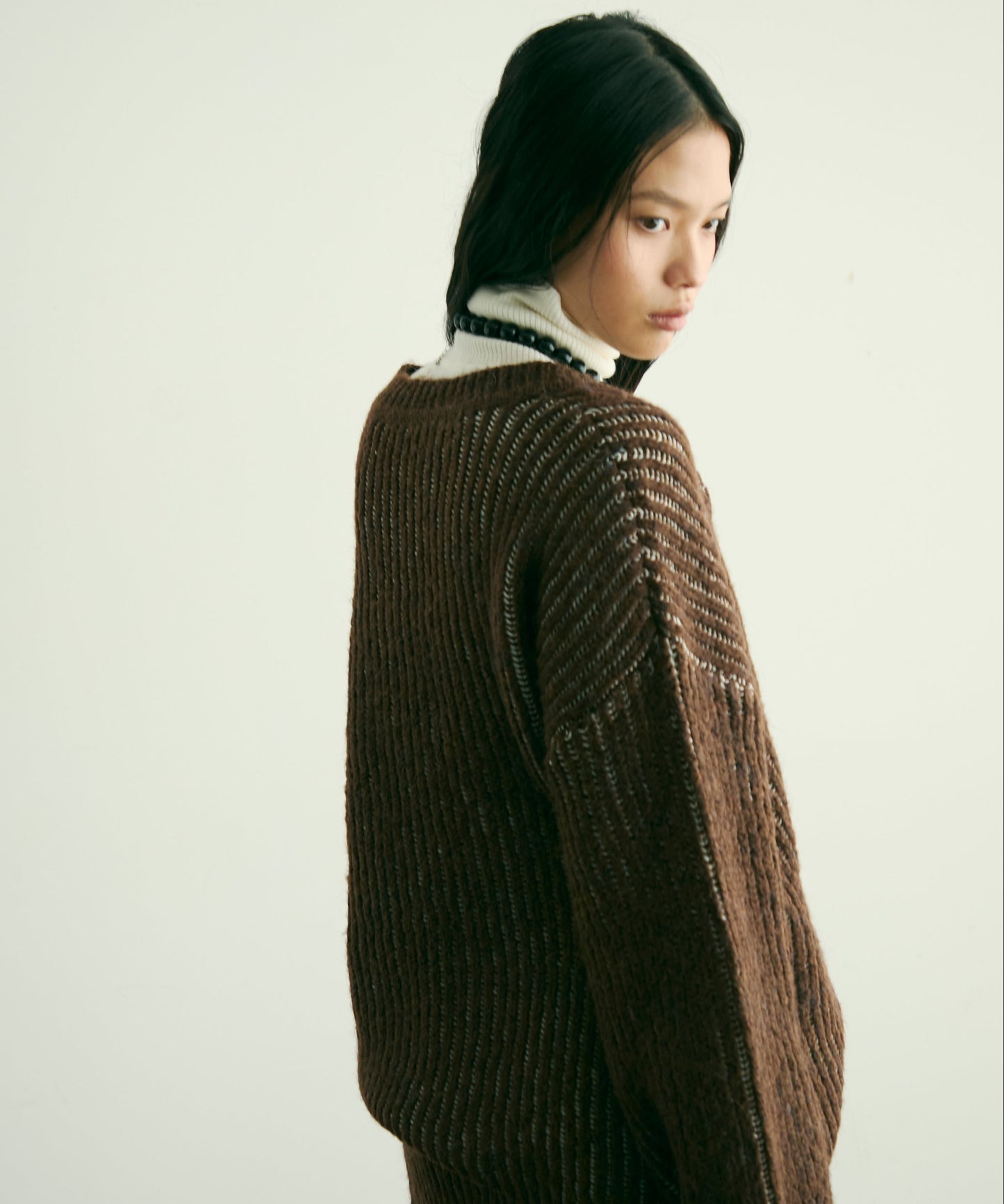 両畦ストライプアルパカタッチ深Vニット