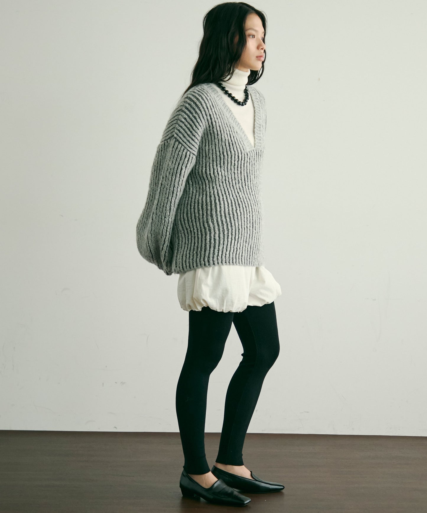 両畦ストライプアルパカタッチ深Vニット