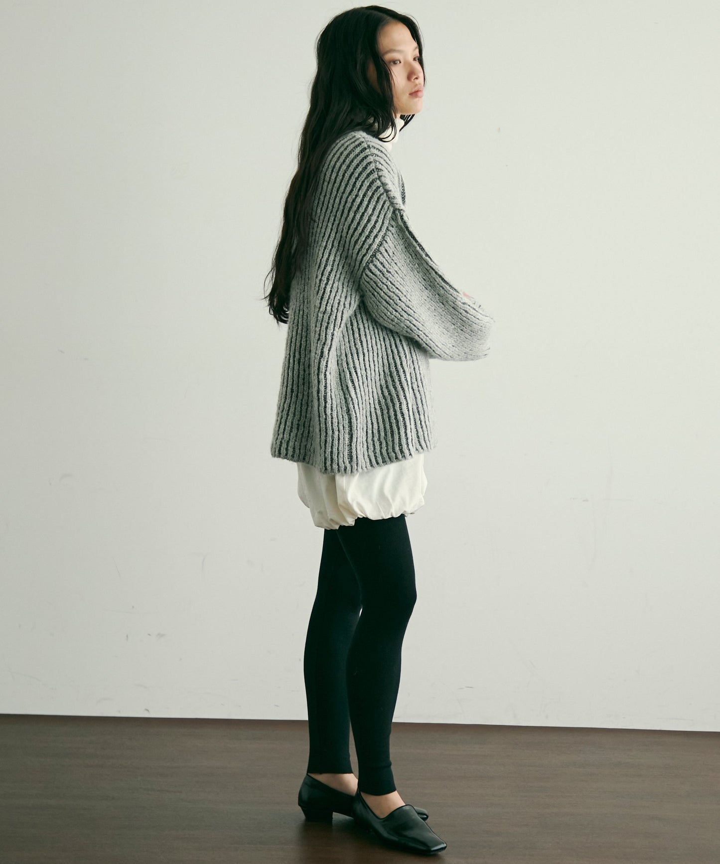 両畦ストライプアルパカタッチ深Vニット