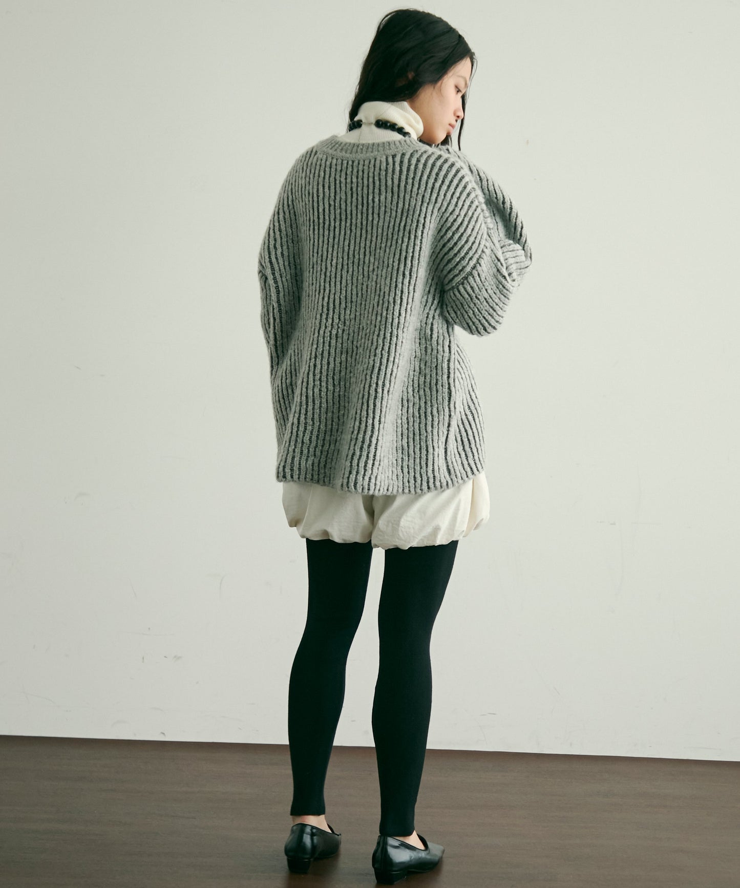 両畦ストライプアルパカタッチ深Vニット