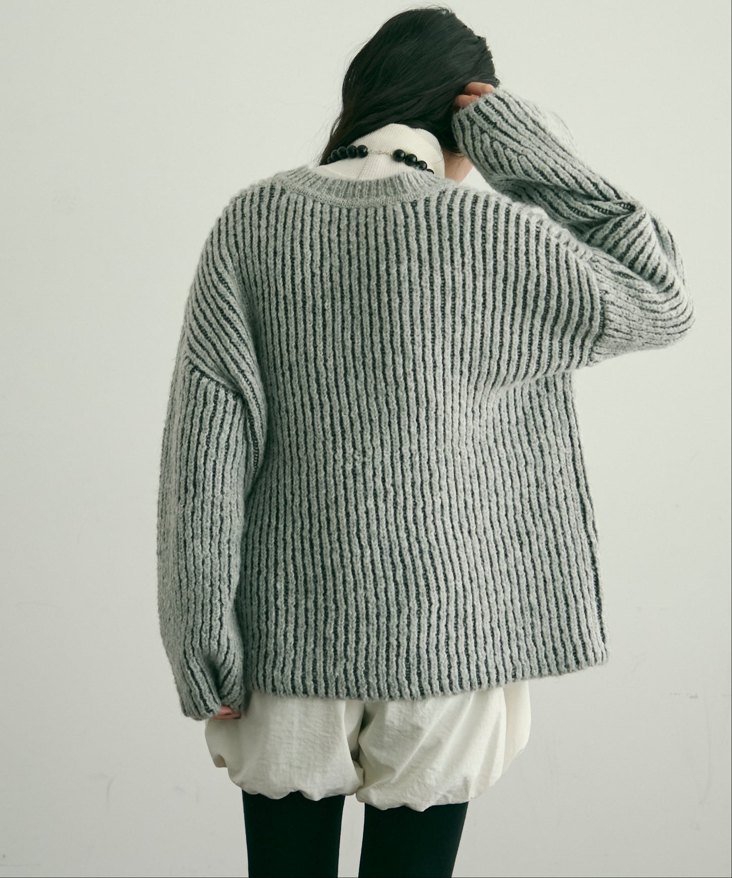 両畦ストライプアルパカタッチ深Vニット