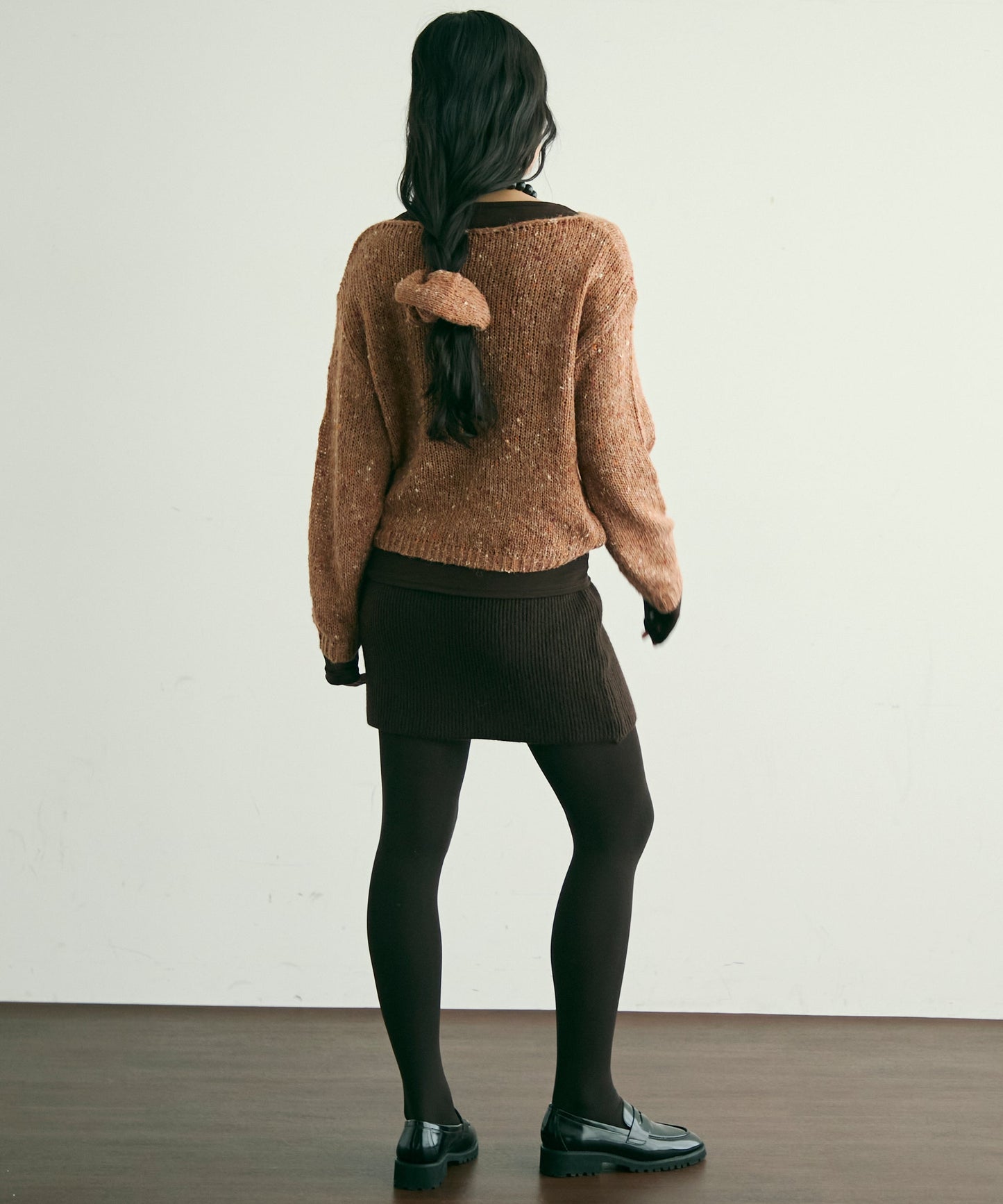 シュシュ付きモヘアライクネットニット