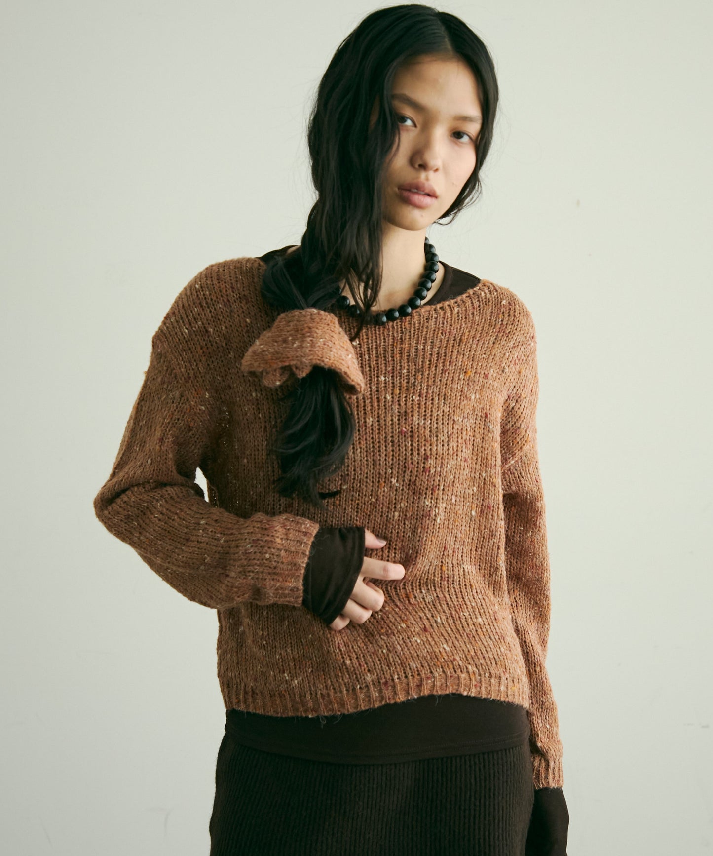 シュシュ付きモヘアライクネットニット