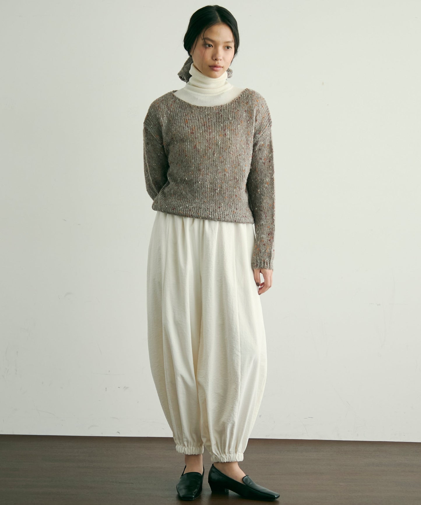 シュシュ付きモヘアライクネットニット