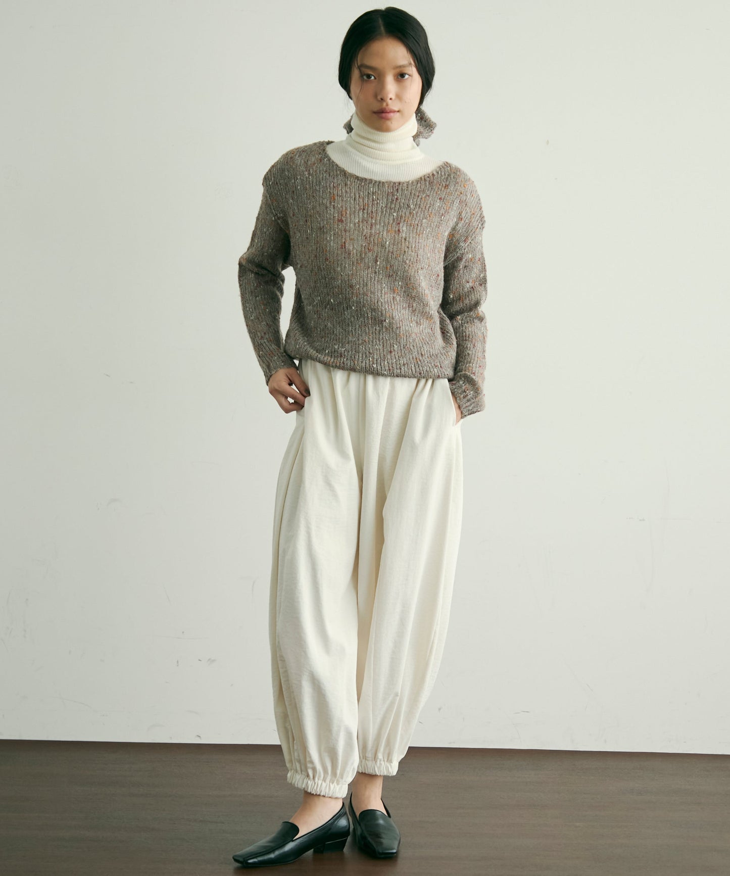 シュシュ付きモヘアライクネットニット