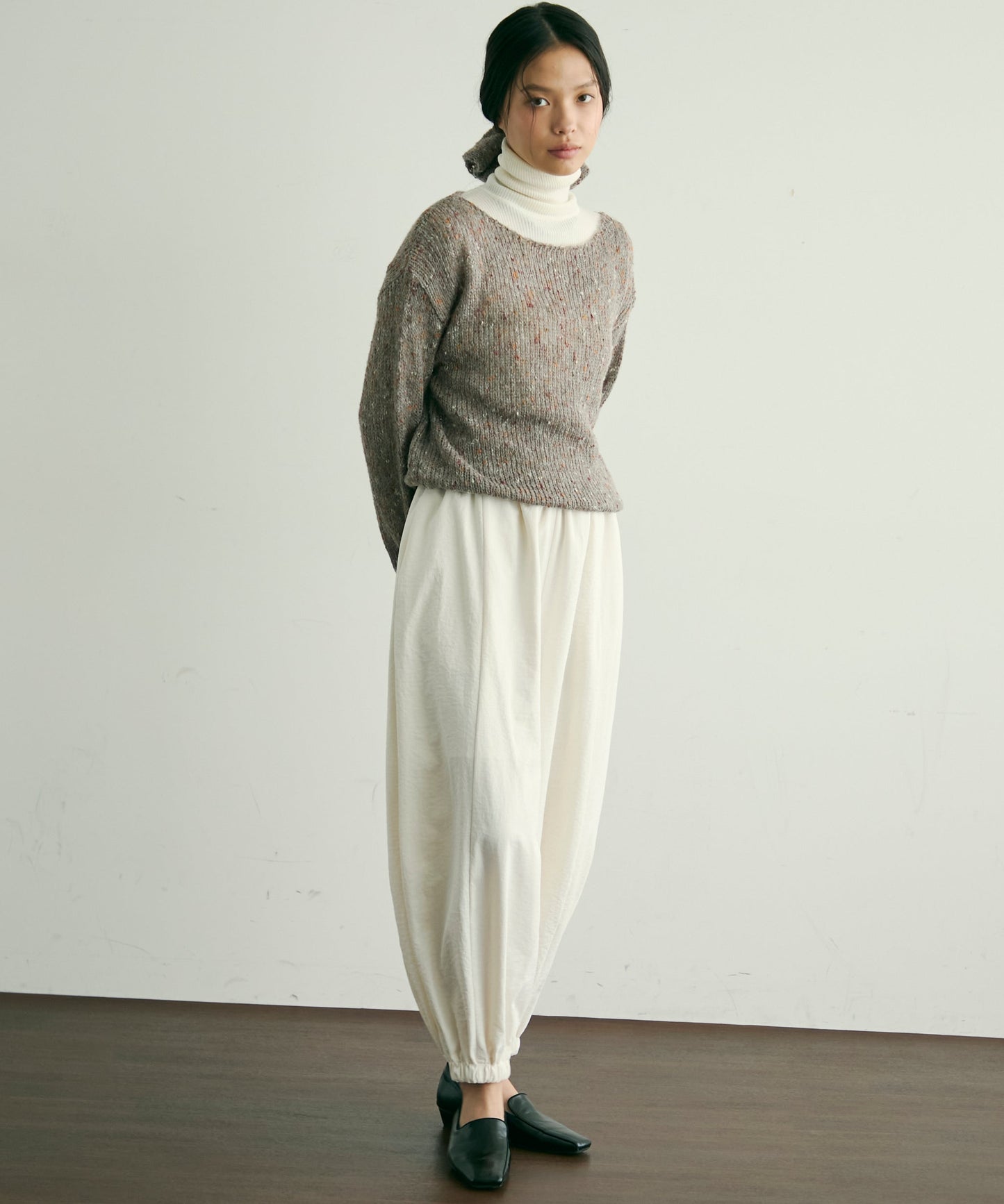 シュシュ付きモヘアライクネットニット