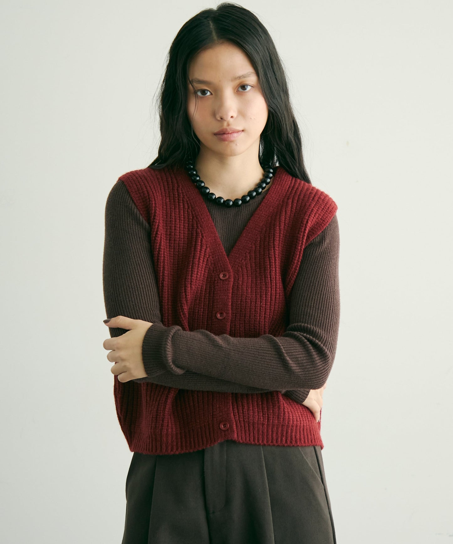 深Vネックニットベスト