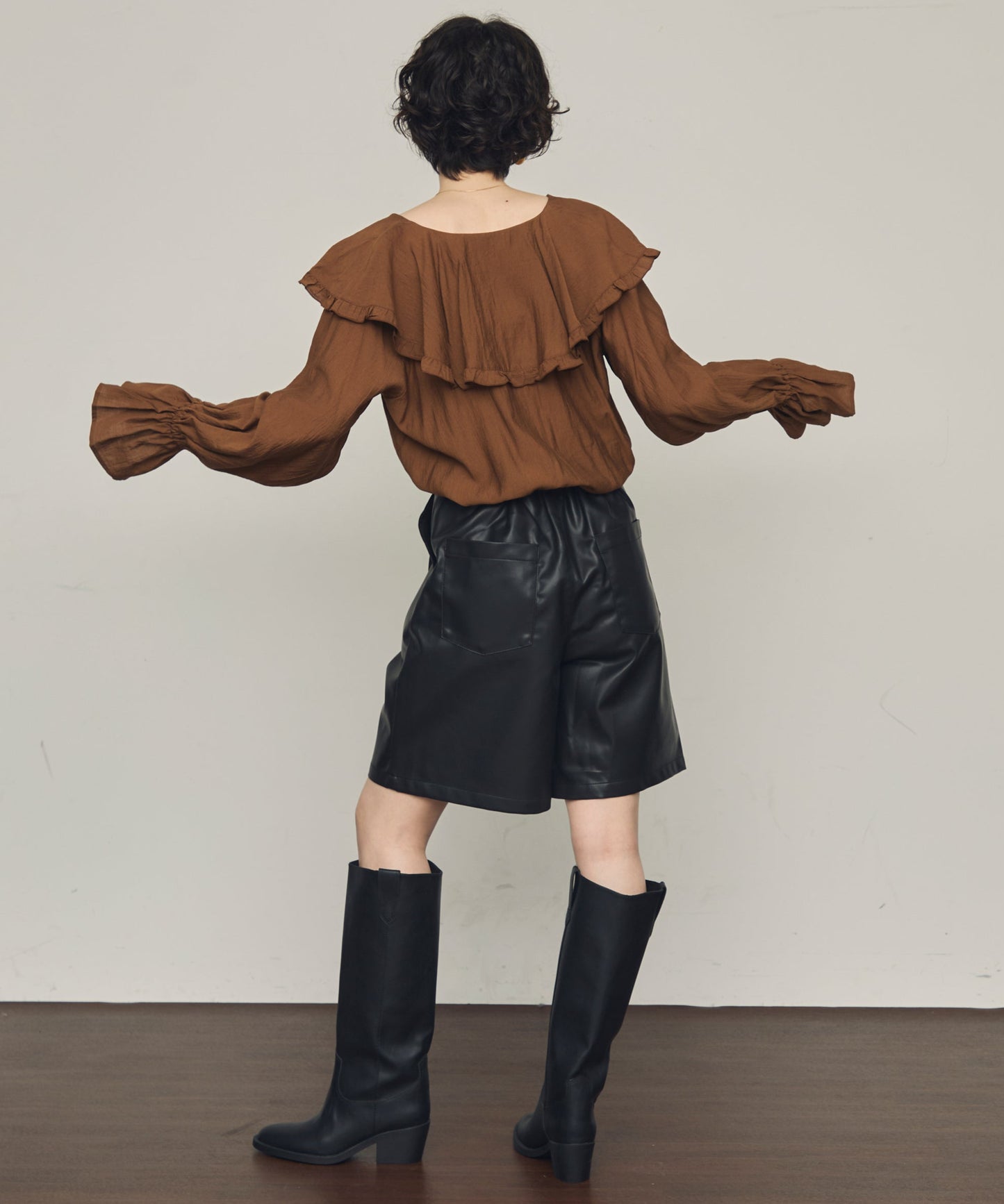 フェイクレザーハーフパンツ