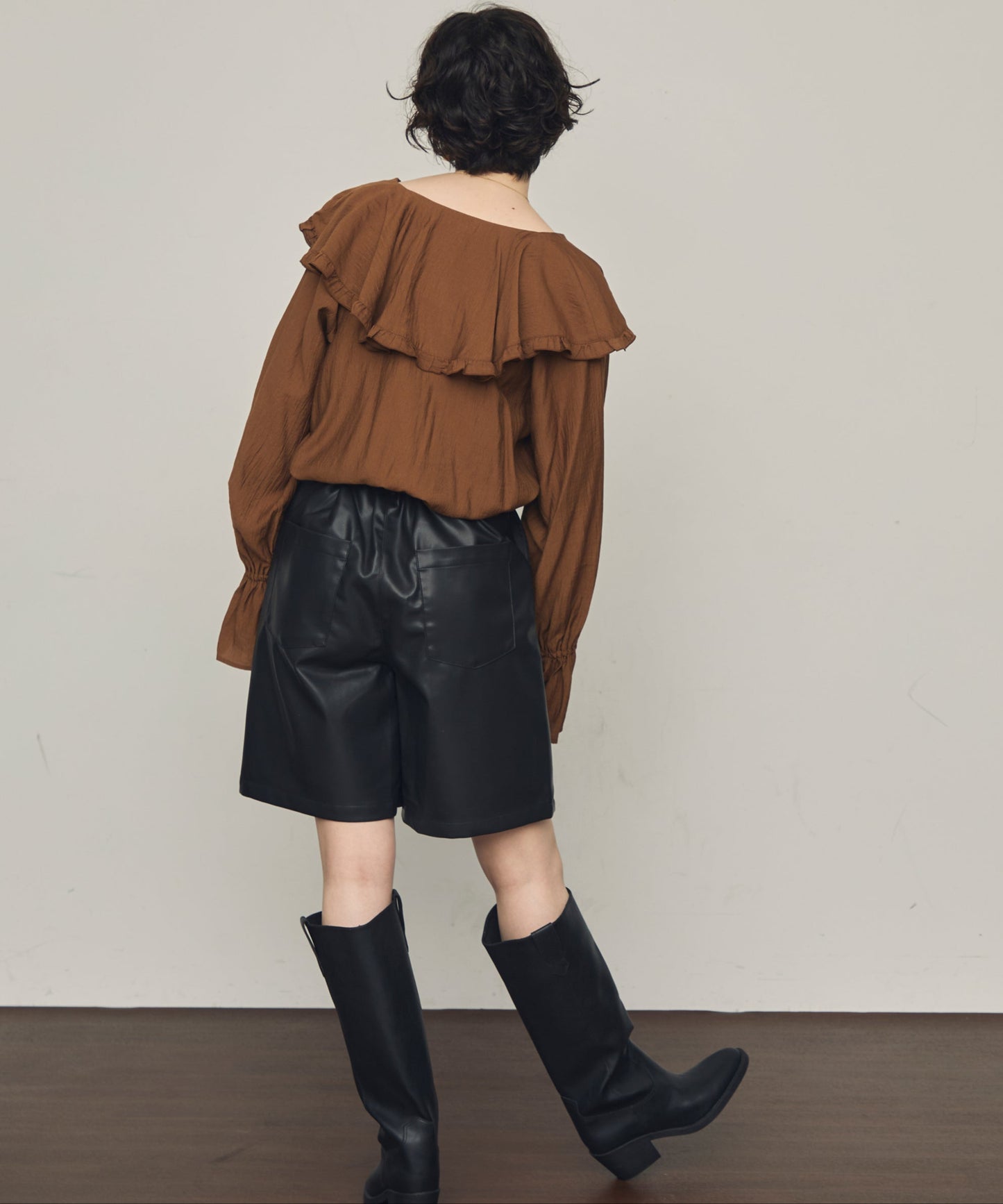 フェイクレザーハーフパンツ