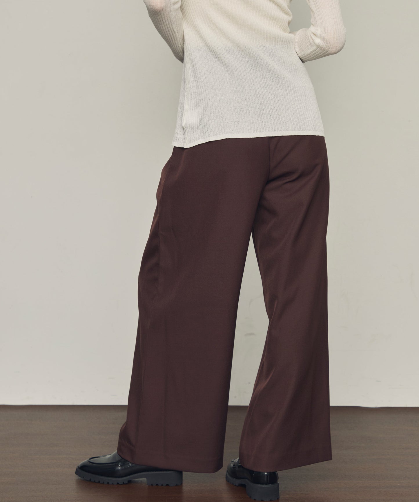 TPUツイルスカーフ付きタックパンツ