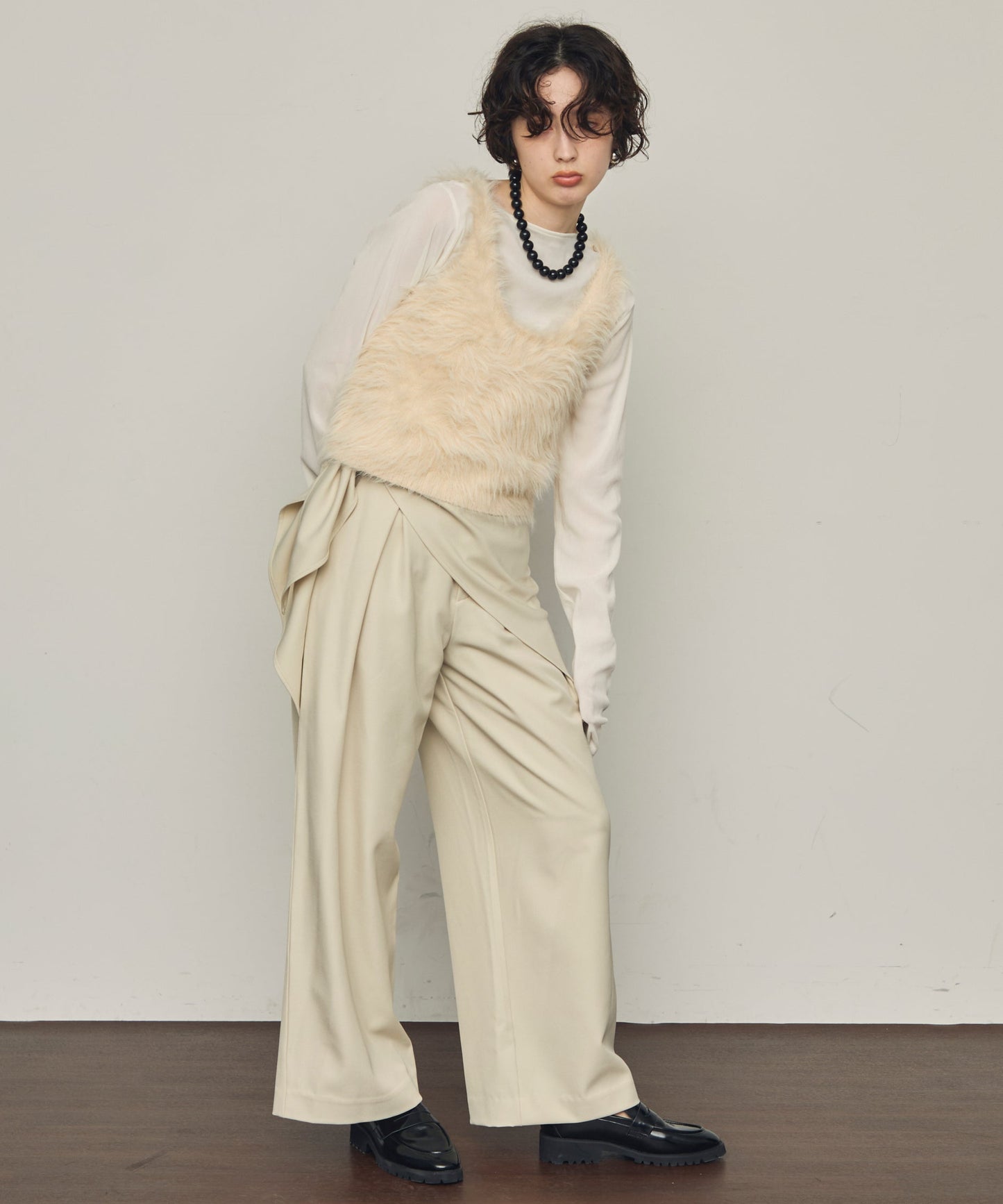 TPUツイルスカーフ付きタックパンツ