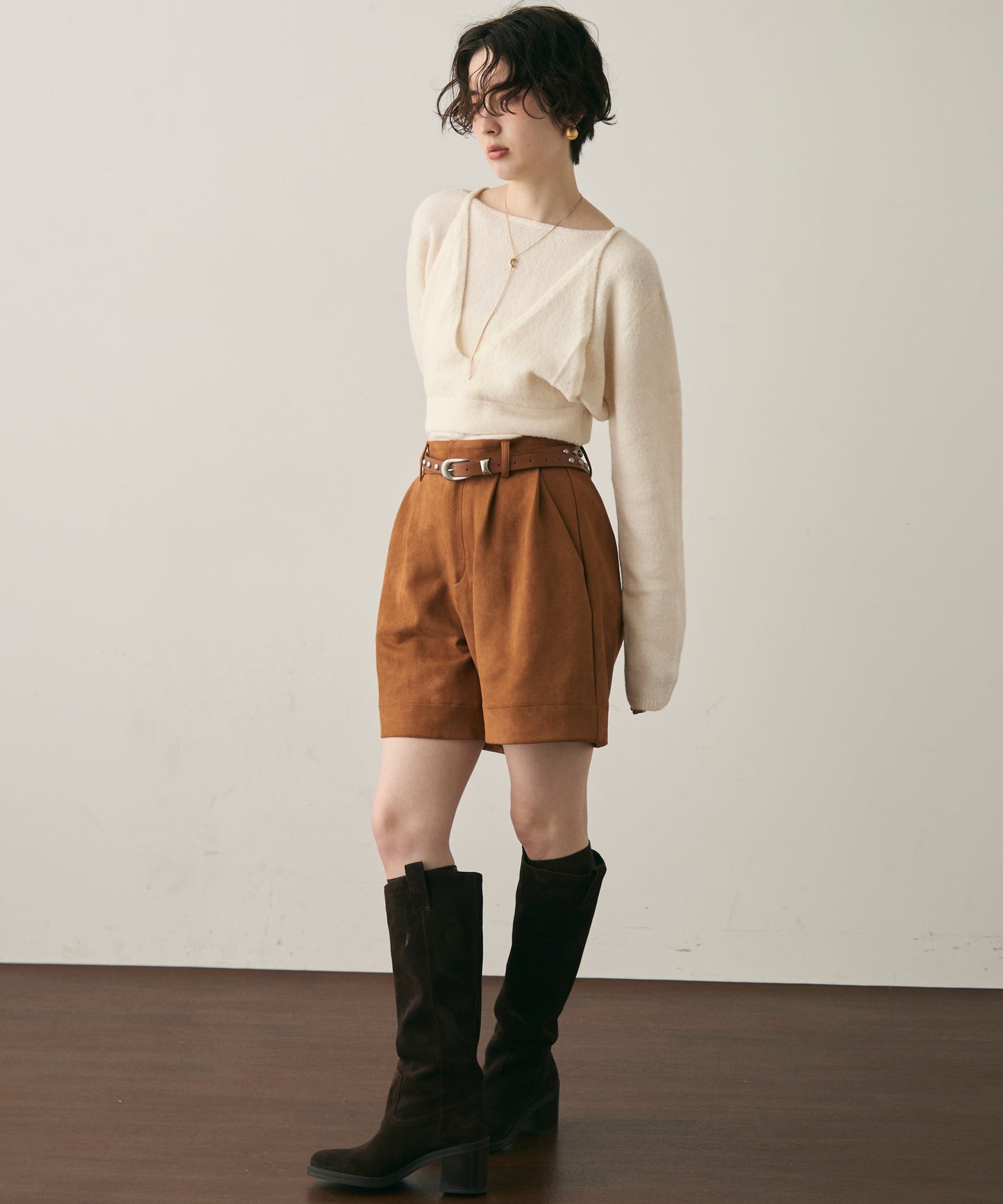 スエードライクタックハーフパンツ