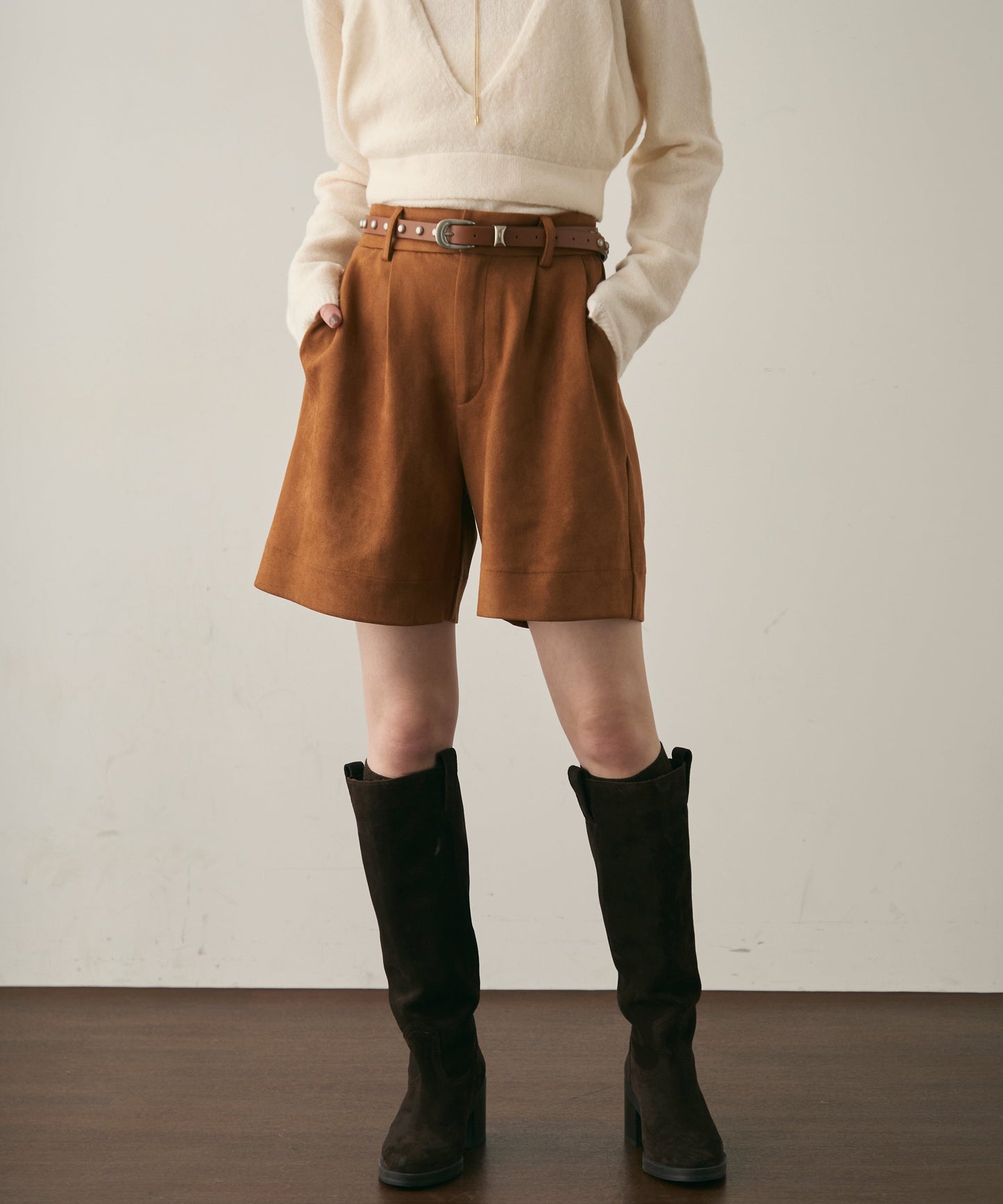 スエードライクタックハーフパンツ