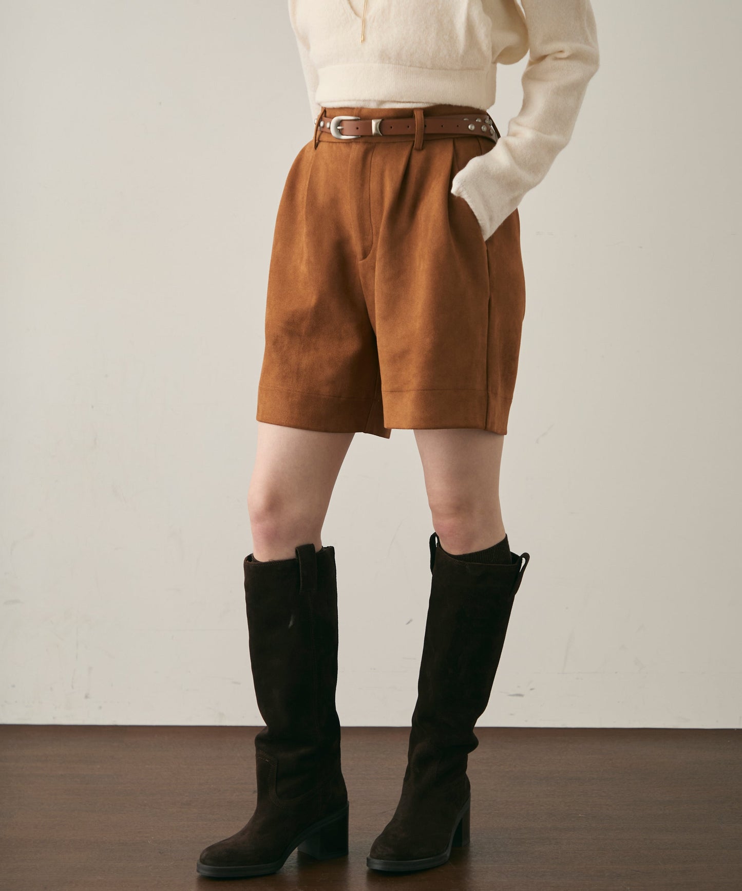 スエードライクタックハーフパンツ
