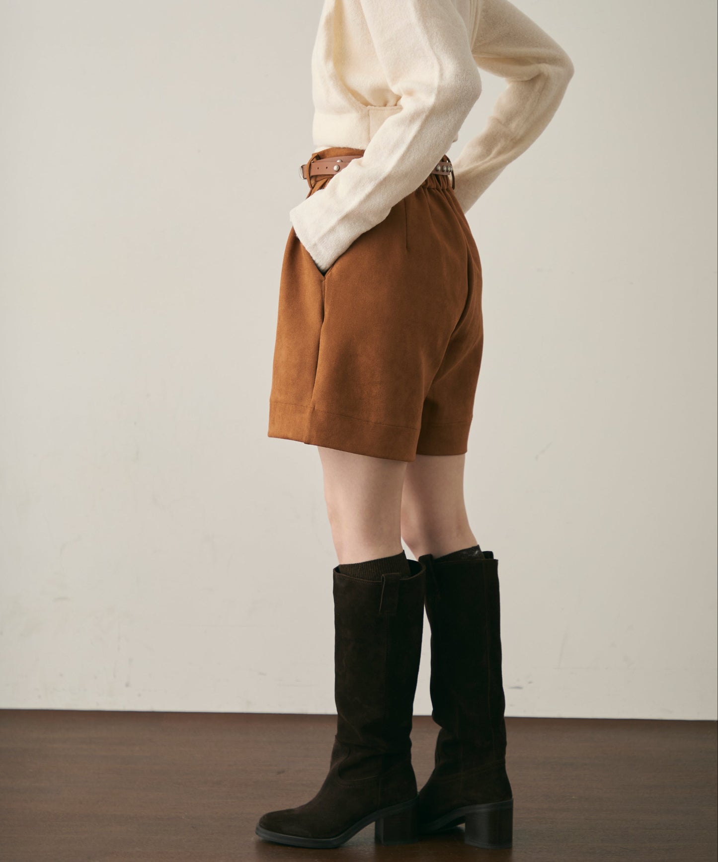 スエードライクタックハーフパンツ