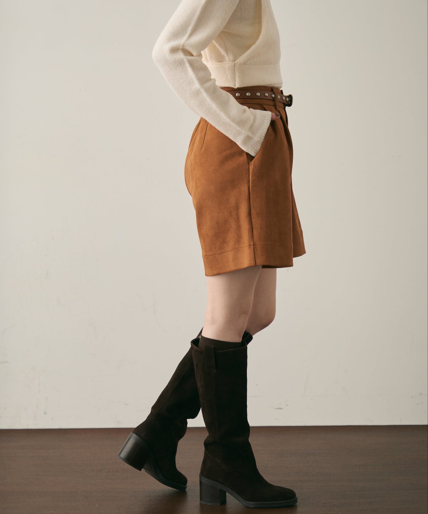 スエードライクタックハーフパンツ
