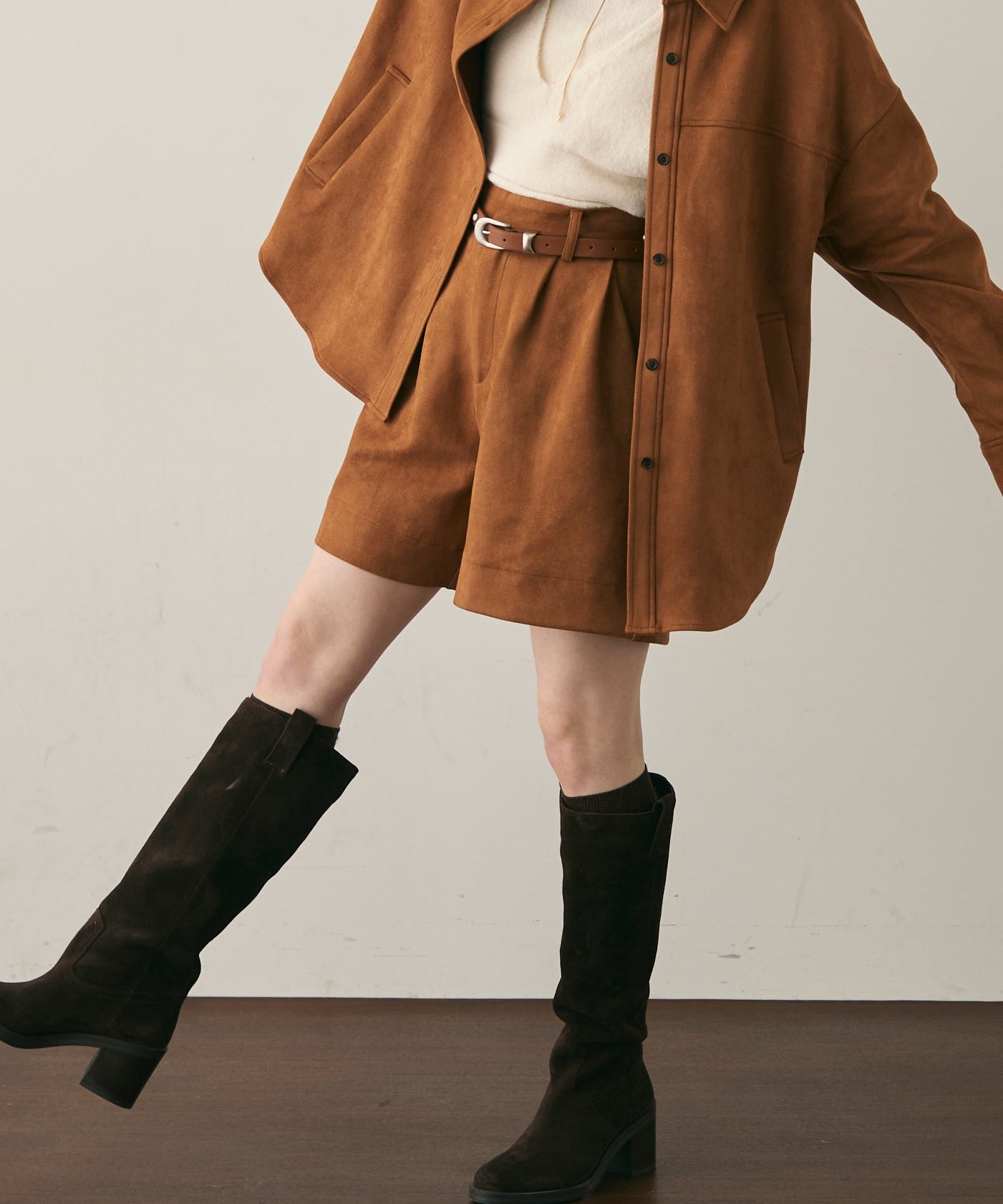 スエードライクタックハーフパンツ