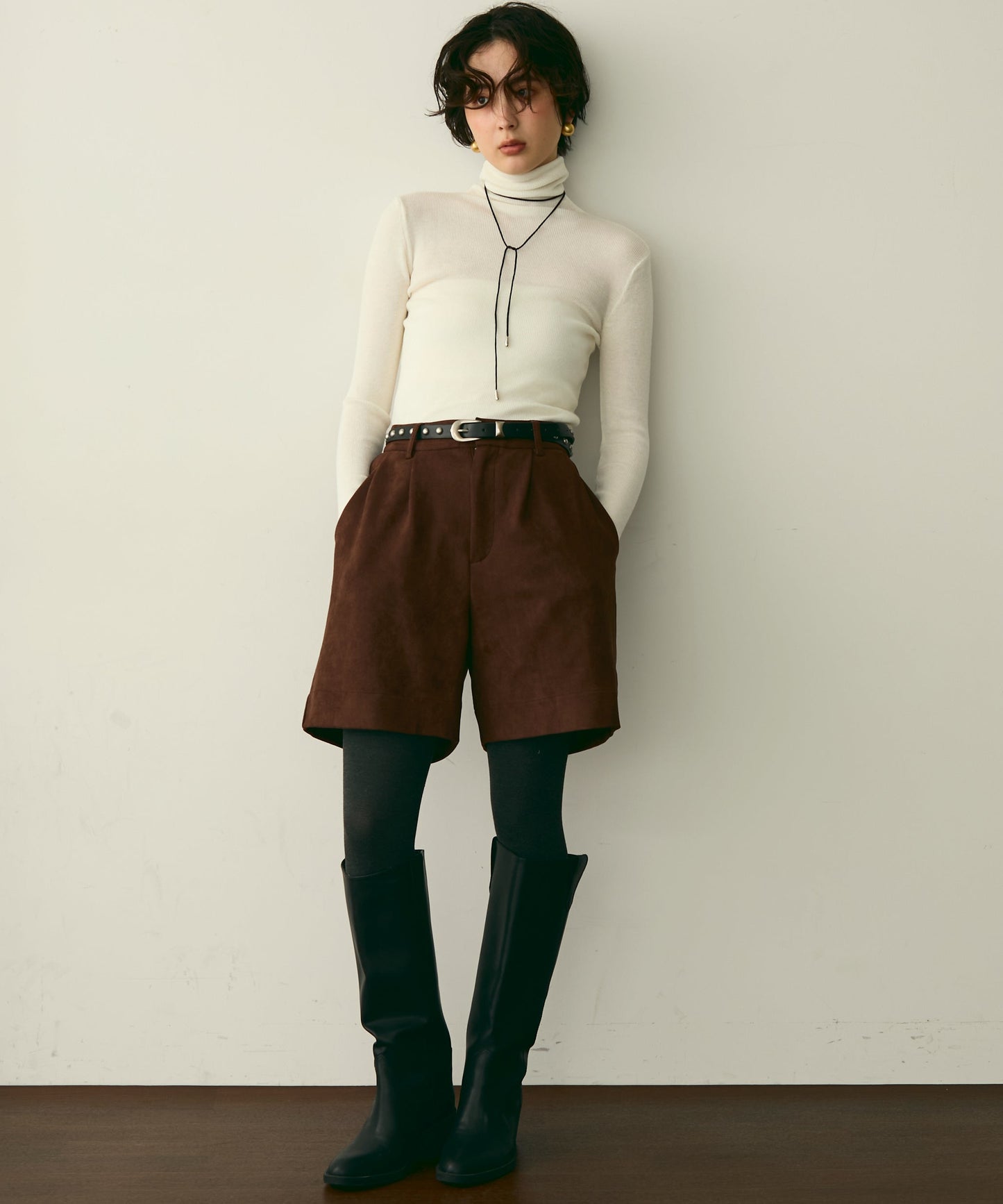 スエードライクタックハーフパンツ