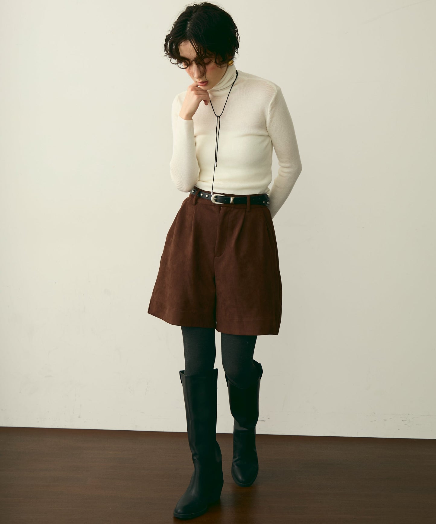 スエードライクタックハーフパンツ