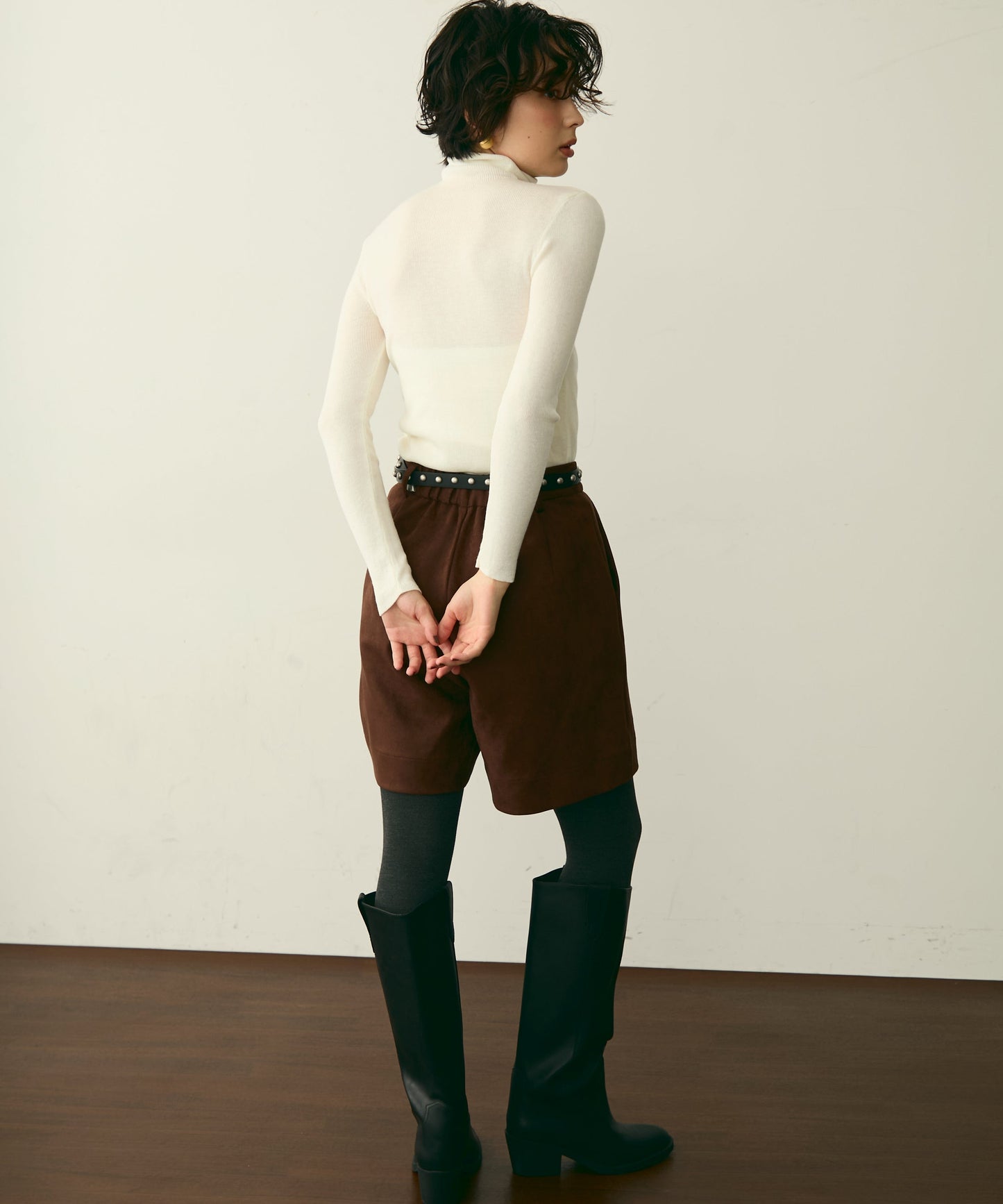 スエードライクタックハーフパンツ