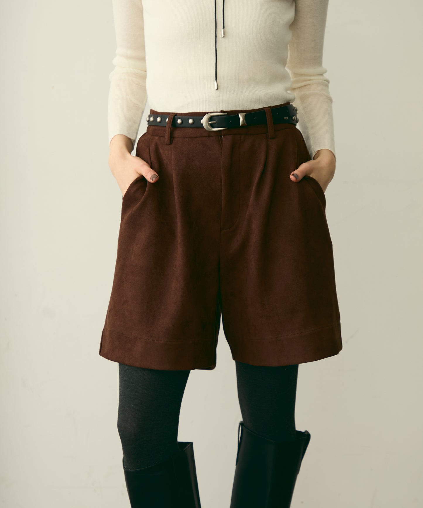 スエードライクタックハーフパンツ