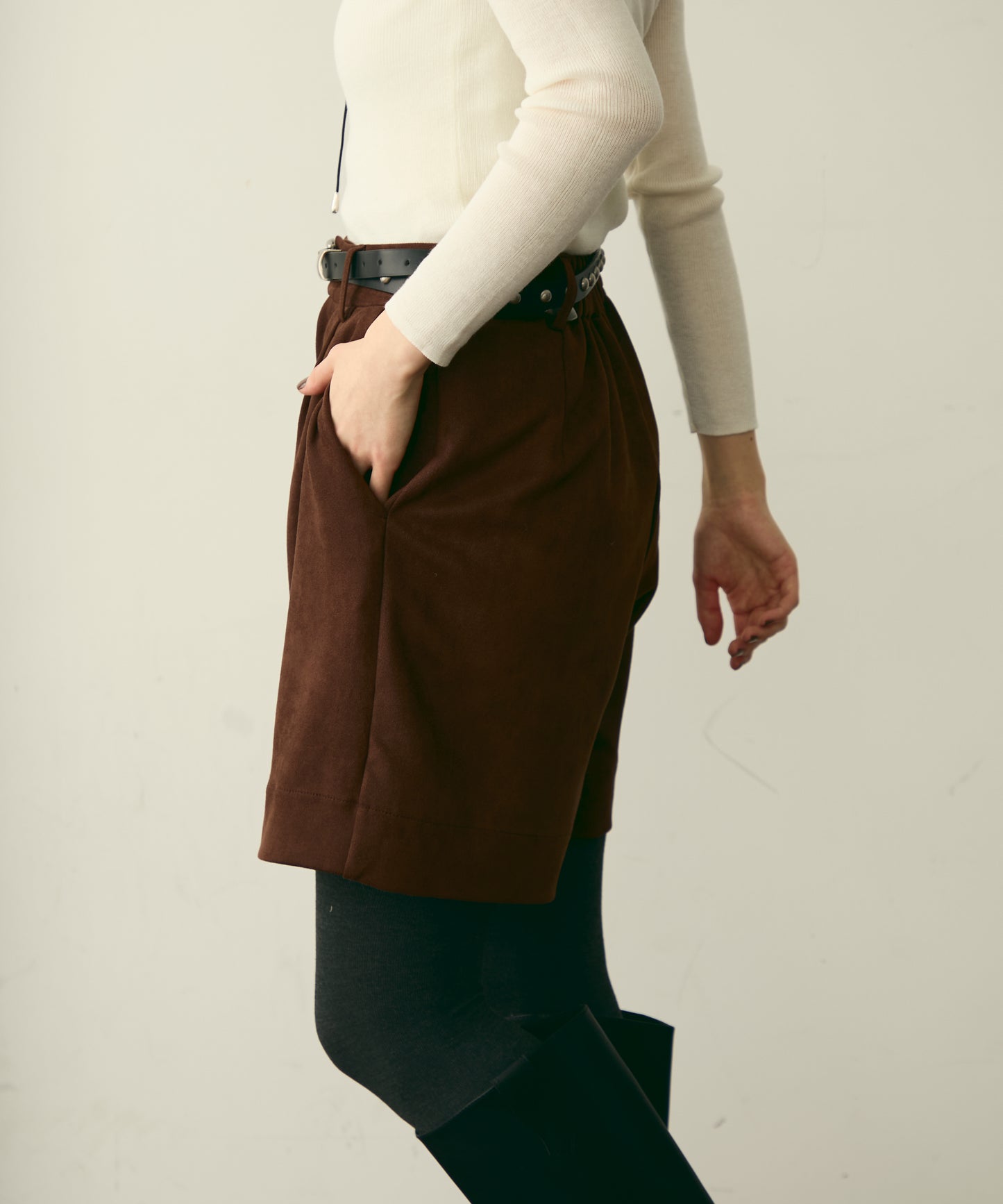 スエードライクタックハーフパンツ